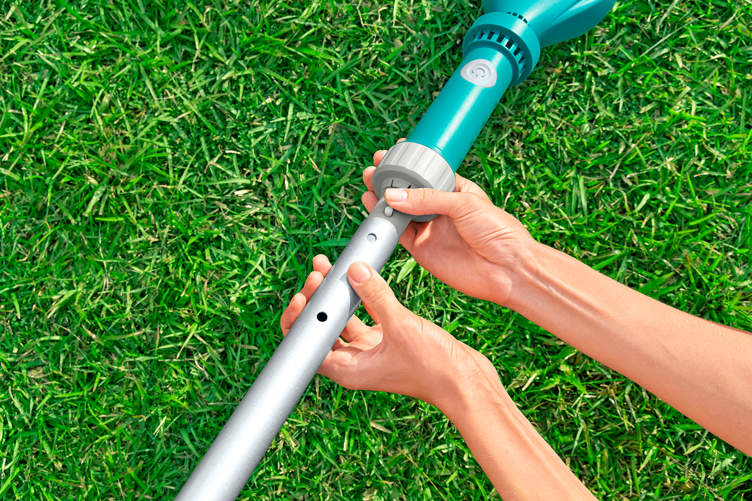 batteriebetriebener Poolsauger AquaTech™ 150 cm batteriebetriebener Poolsauger AquaTech™ 150 cm