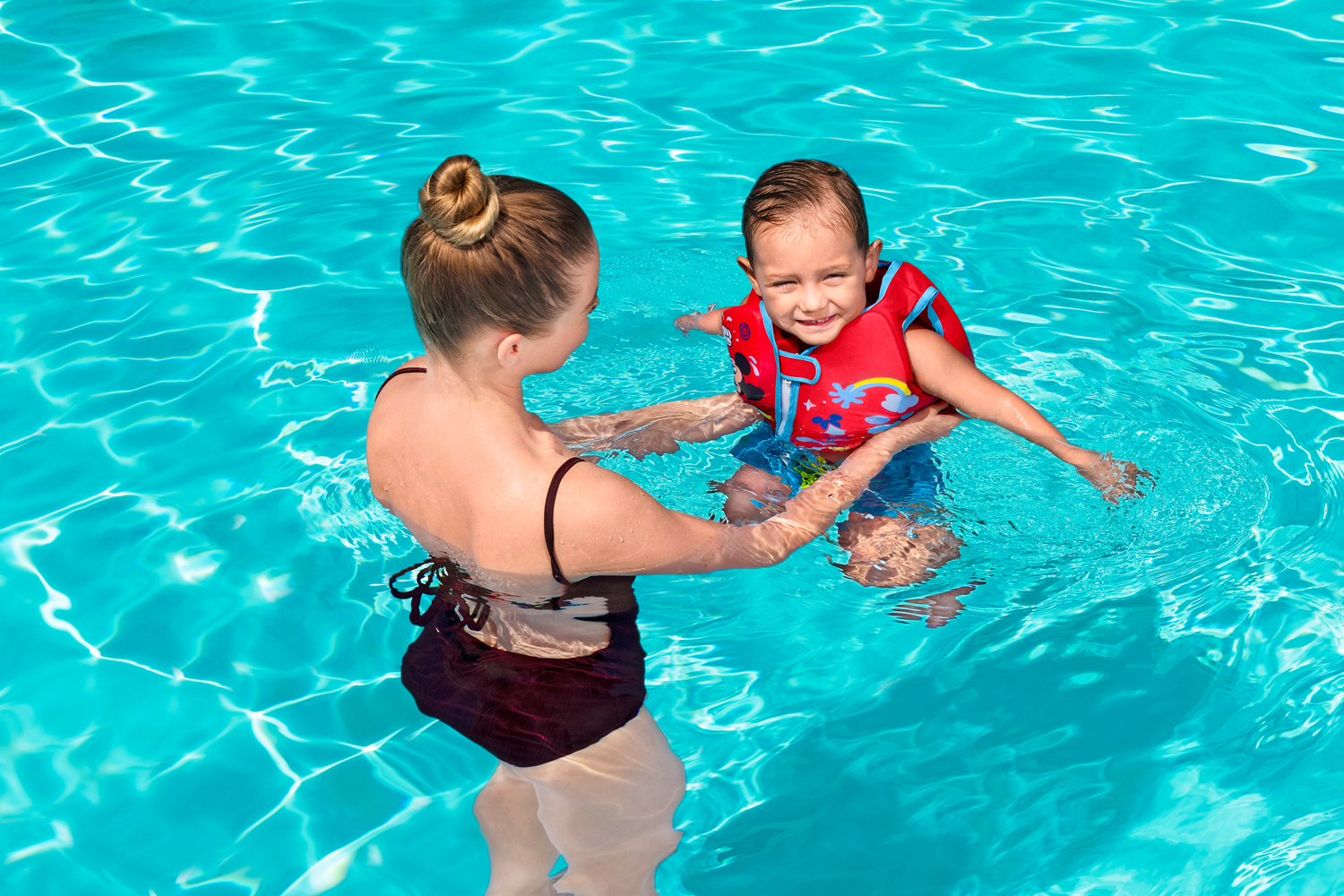 Swim Safe ABC™ Disney Junior® Schwimmweste mit Textilbezug Stufe B Mickey & Friends, 1-3 Jahre