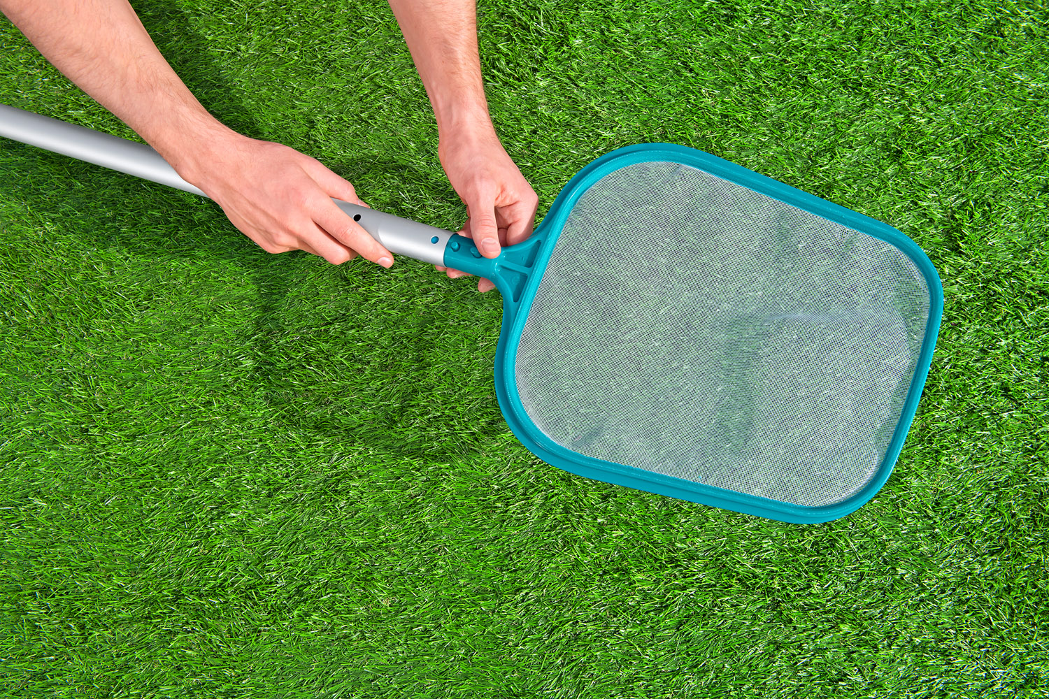 Poolpflege Basis-Set AquaClean™ mit pumpenbetriebenem Poolsauger & Kescher  für Poolgrößen bis 610 cm
