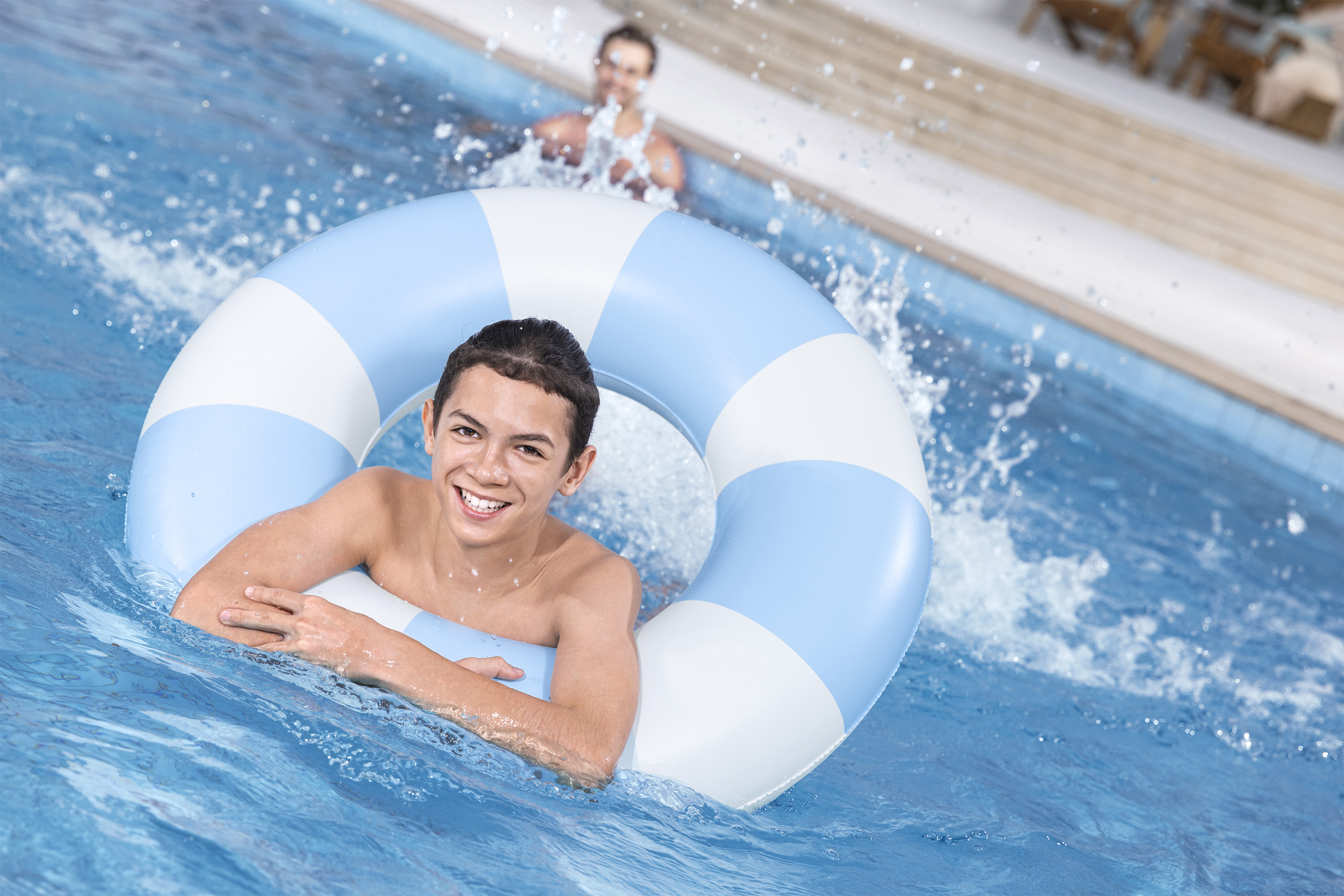 Schwimmring Retro Ø 80 x 19 cm, sortiert