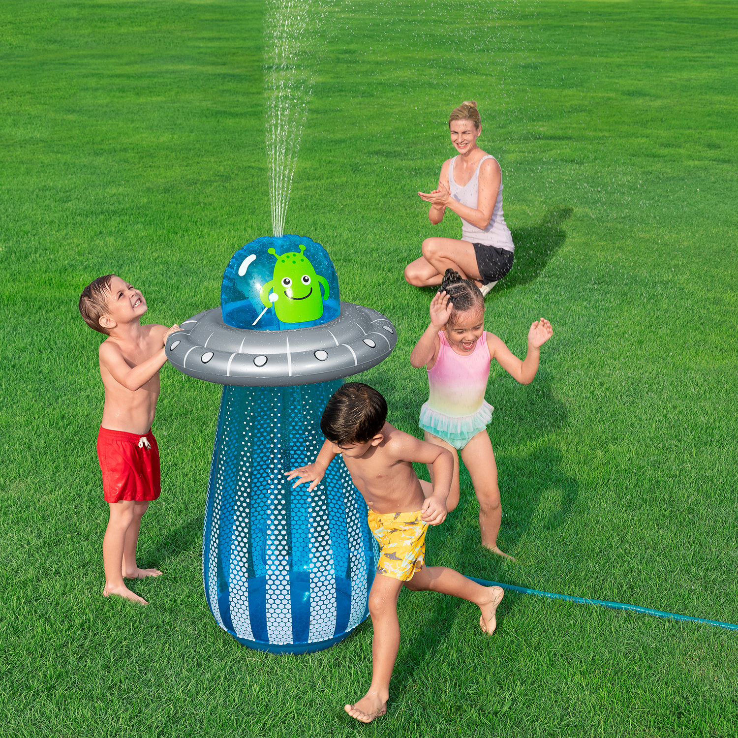 Schlagsack UFO mit Wassersprinkler Ø 61 x 119 cm Schlagsack UFO mit Wassersprinkler Ø 61 x 119 cm