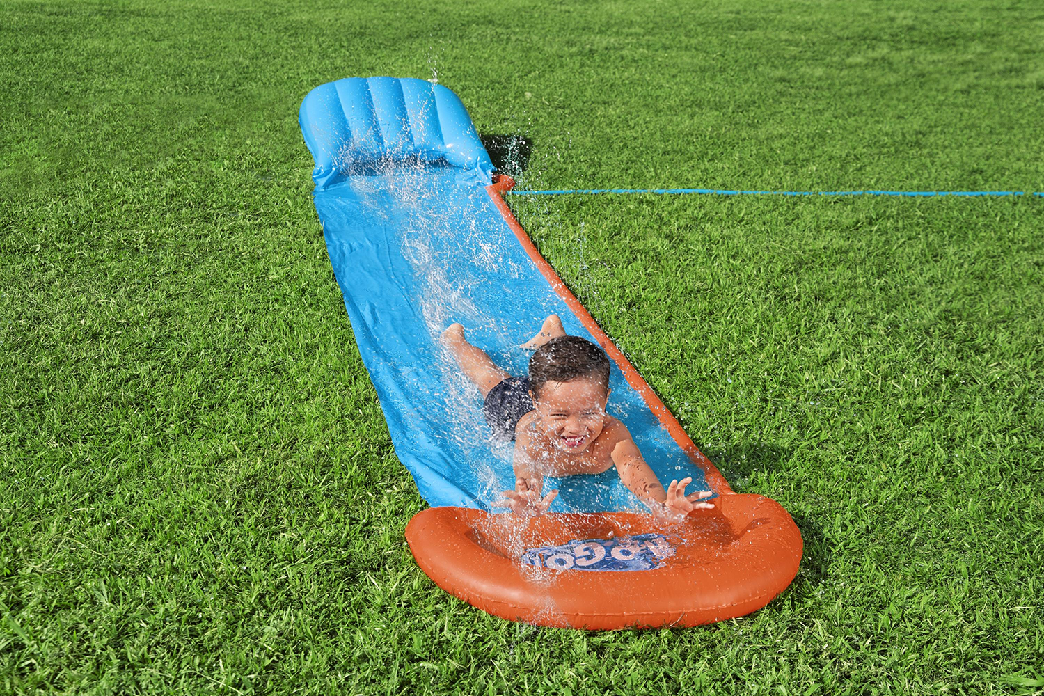 H2OGO!® 1-Person-Wasserrutsche Tsunami Splash Ramp™ 488 x 84 x 30 cm H2OGO!® 1-Person-Wasserrutsche Tsunami Splash Ramp™ 488 x 84 x 30 cm