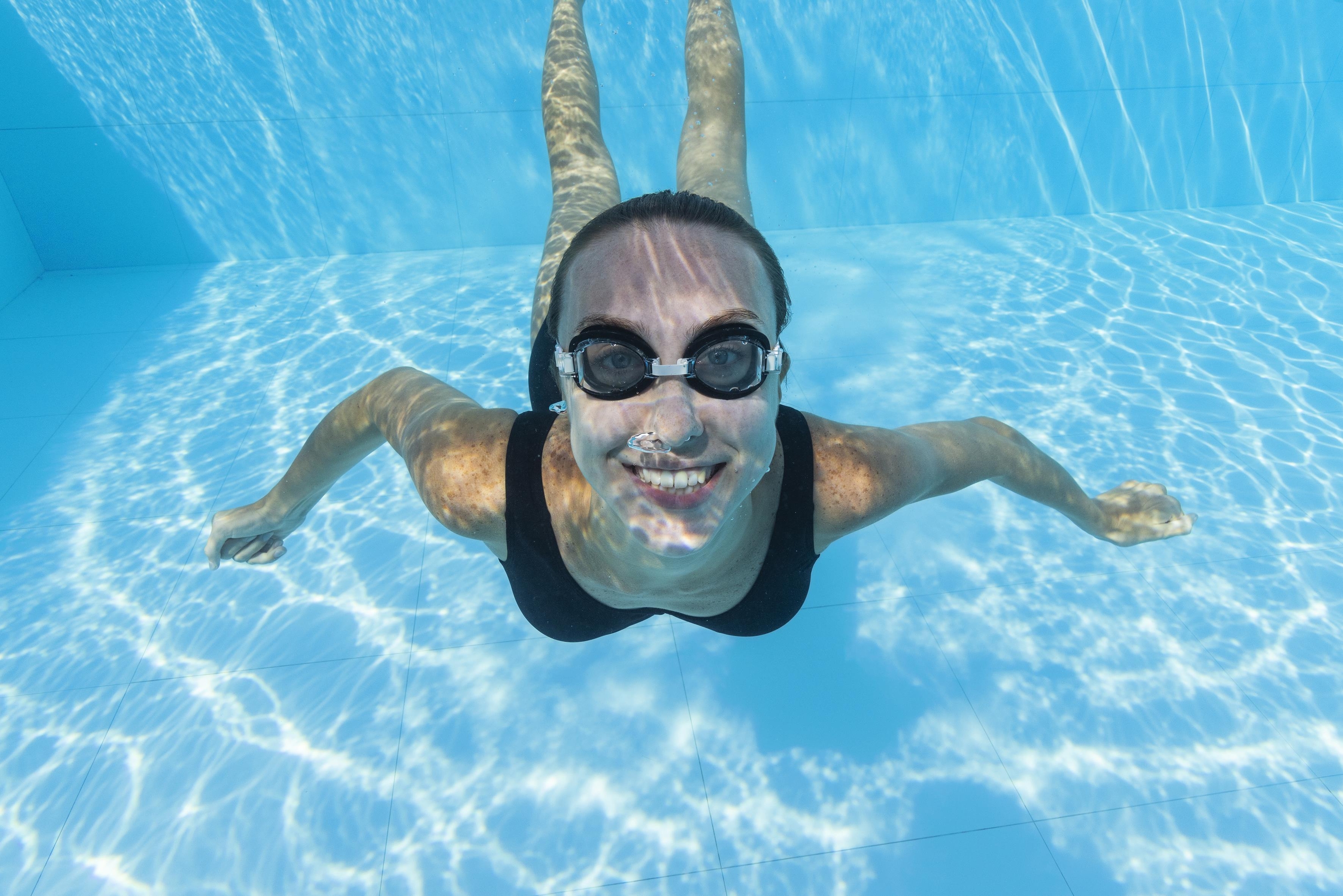 Aqua Burst Essential™ Schwimmbrille ab 14 Jahren, Schwarz