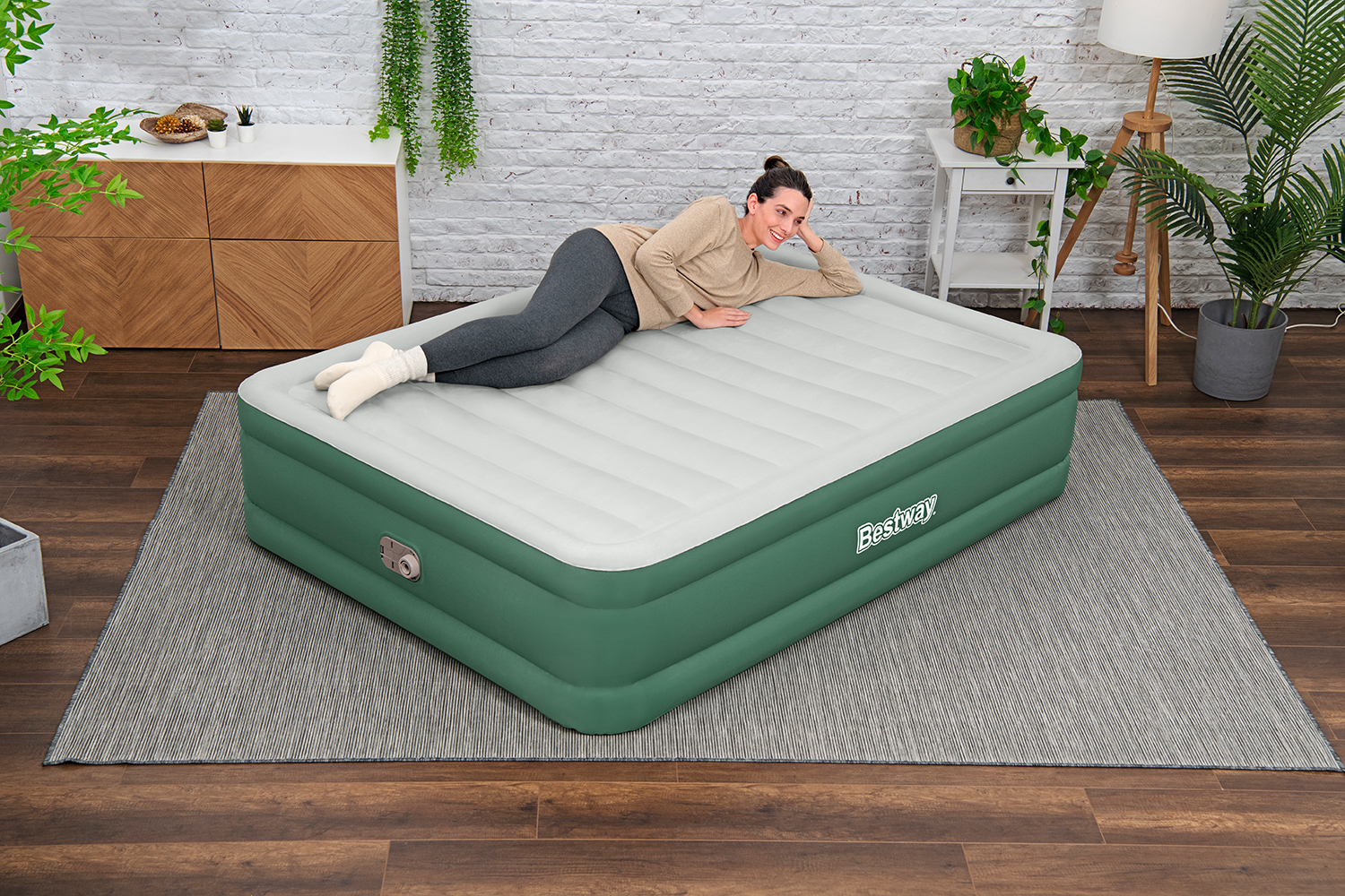 Toughlite™ TPU-Doppelluftbett mit integrierter Elektropumpe 203 x 152 x 46 cm
