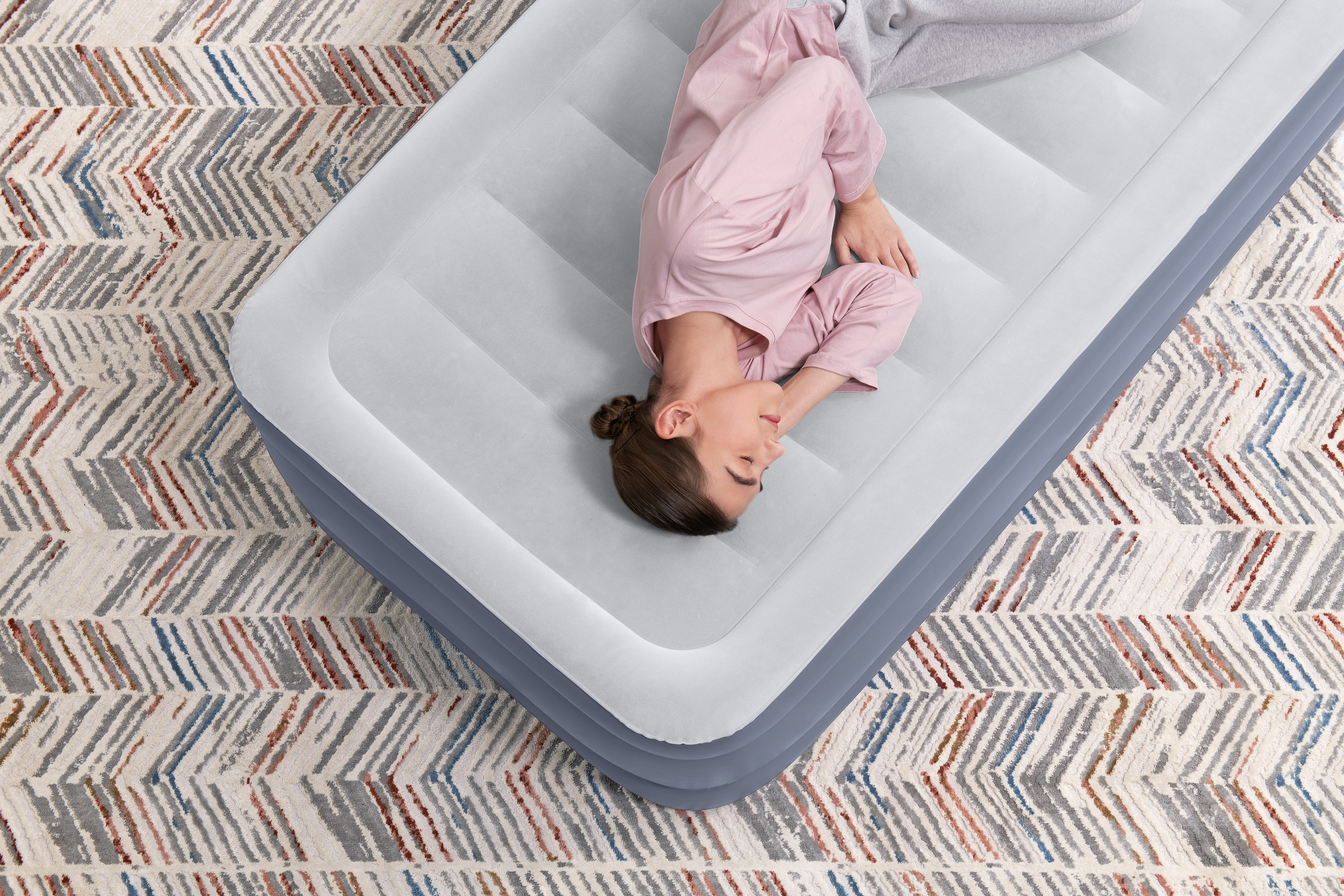 TriTech® Single-Luftbett mit integrierter Elektropumpe 191 x 97 x 51 cm TriTech® Single-Luftbett mit integrierter Elektropumpe 191 x 97 x 51 cm