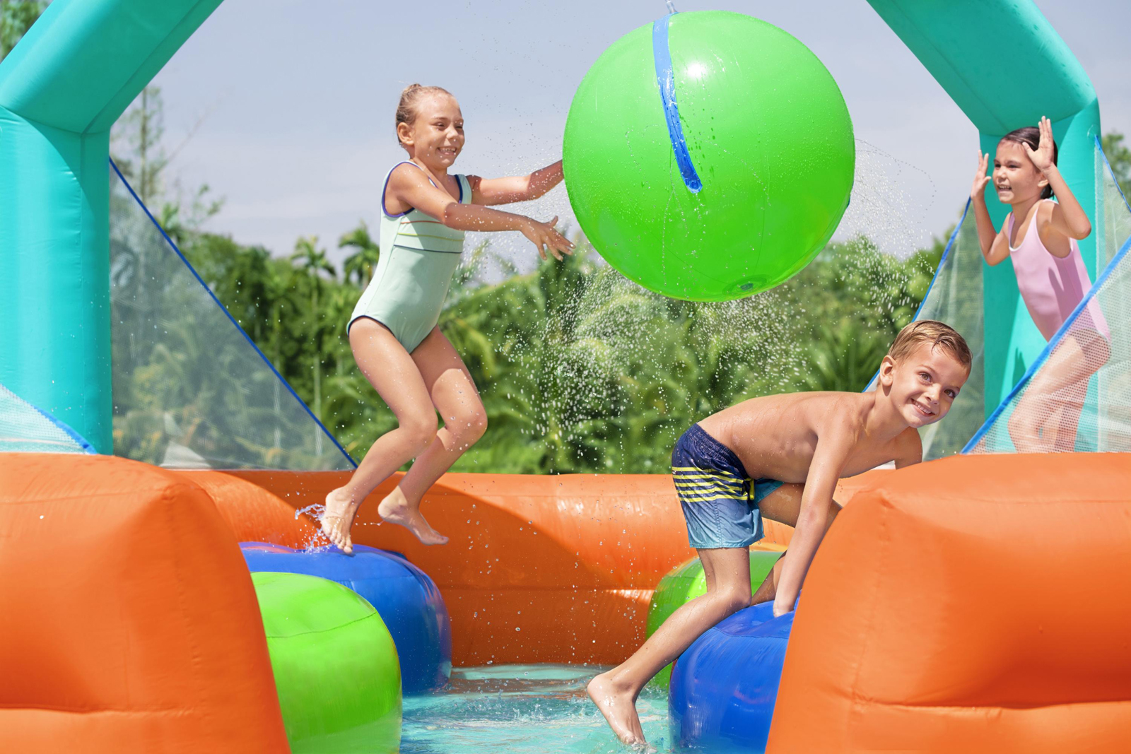 H2OGO! Wasserpark Dodge & Drench mit Dauergebläse 450 x 450 x 268 cm