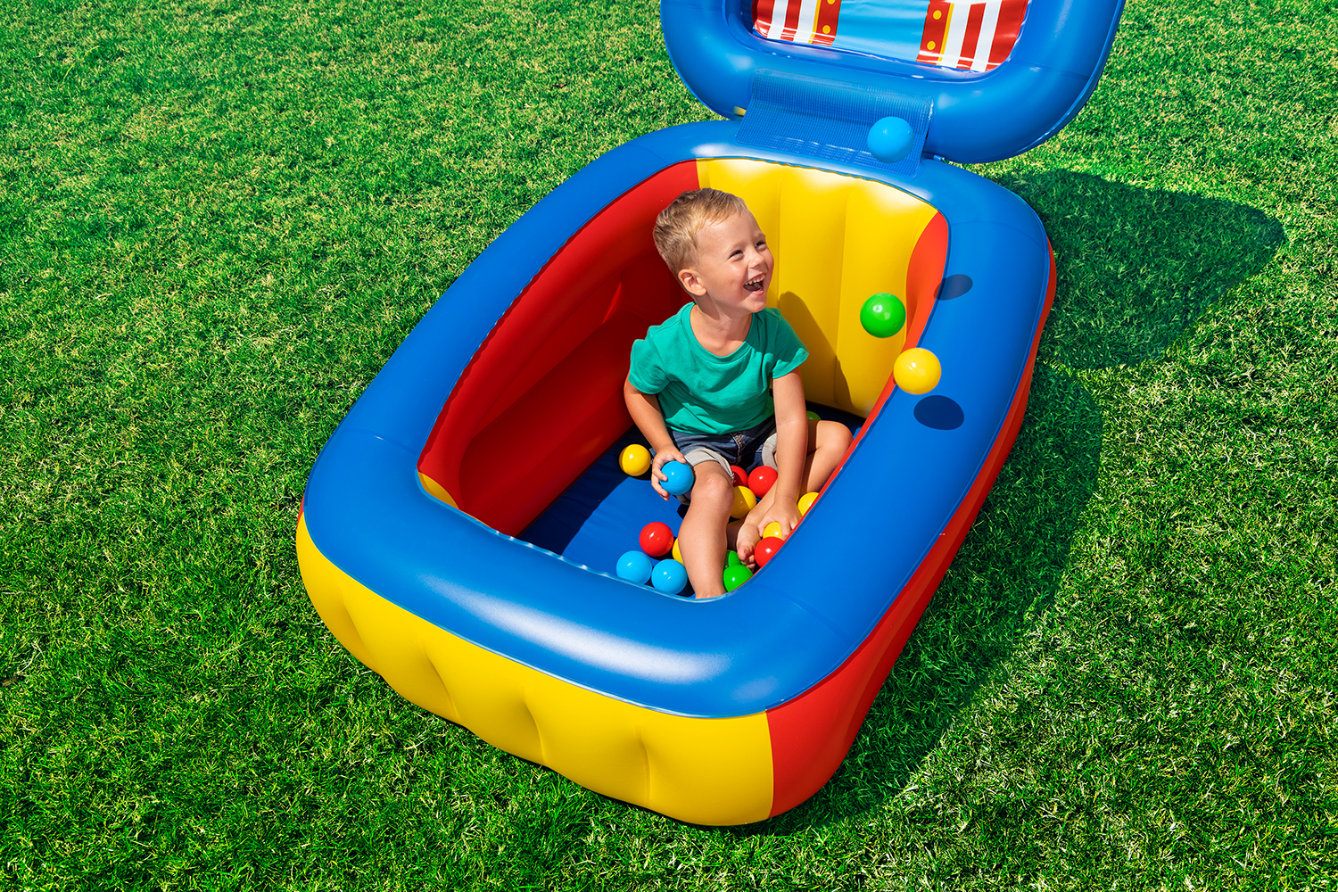 Multifunktionales Bällebad Flip 'n Toss™ 110 x 81 x 140 / 62 cm Multifunktionales Bällebad Flip 'n Toss™ 110 x 81 x 140 / 62 cm