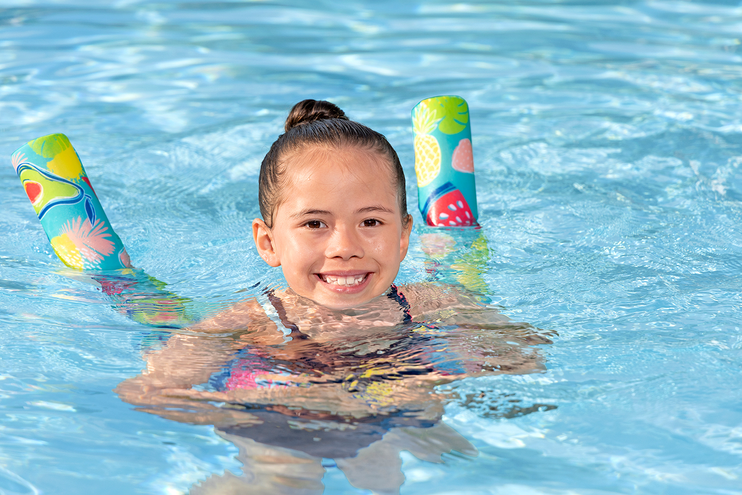 Poolnudeln  Summer Soirée 6,4 x 122 cm, sortiert Poolnudeln  Summer Soirée 6,4 x 122 cm, sortiert