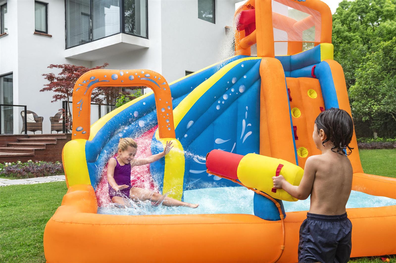H2OGO!™ 12' x 10'6" x 8'10"/3.65m x 3.20m x 2.70m Turbo Splash Water Zone_Mega Water Park