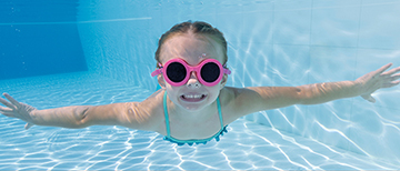 Swimming goggles & diving masks image