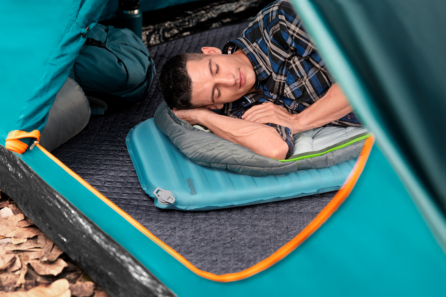 Selbstaufblasende Single-Isomatte TerrainPro™ für Mumienschlafsäcke 183 x 51 x 5,1 cm Selbstaufblasende Single-Isomatte TerrainPro™ für Mumienschlafsäcke 183 x 51 x 5,1 cm
