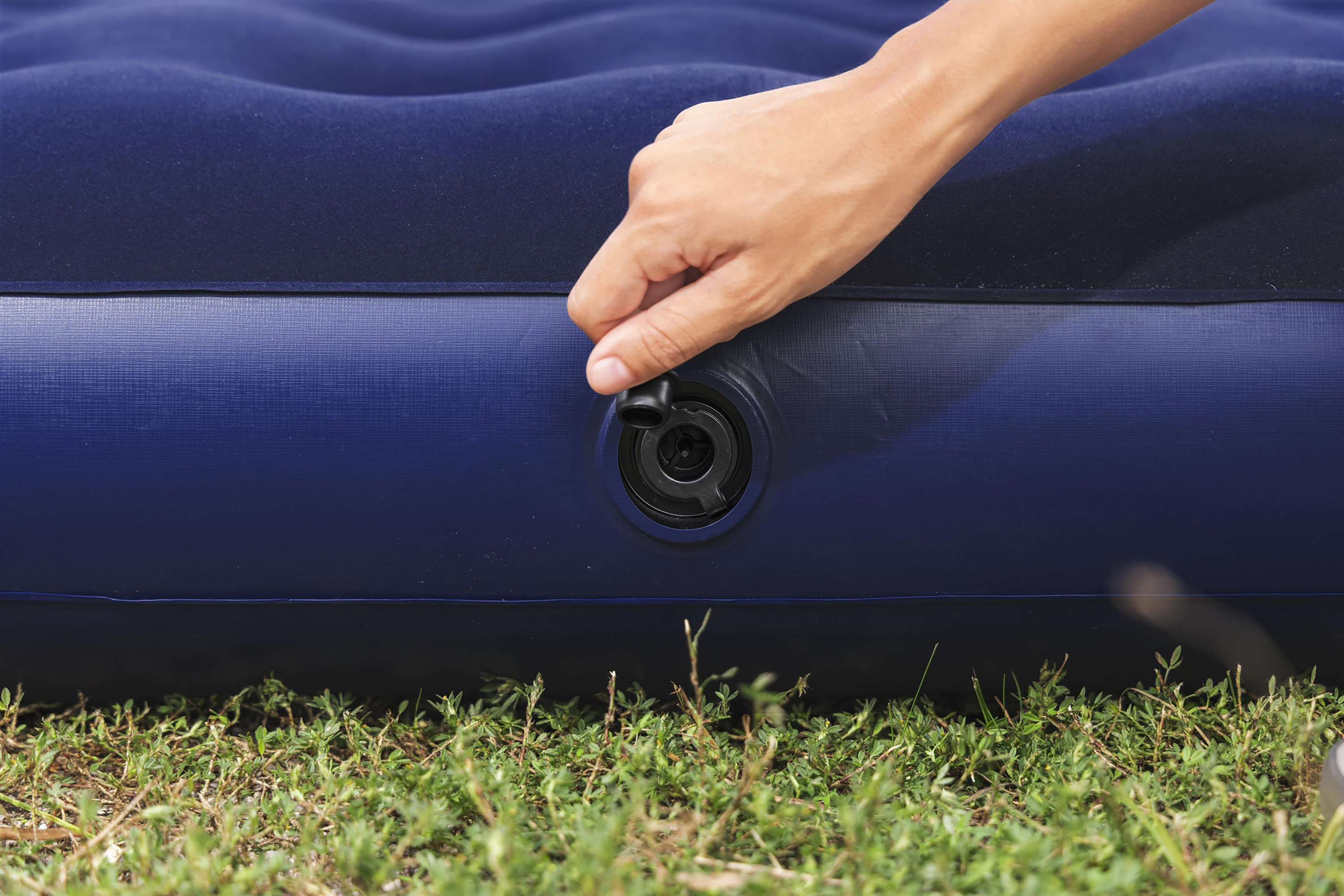 Doppelluftbett  mit externer Handpumpe 203 x 152 x 22 cm