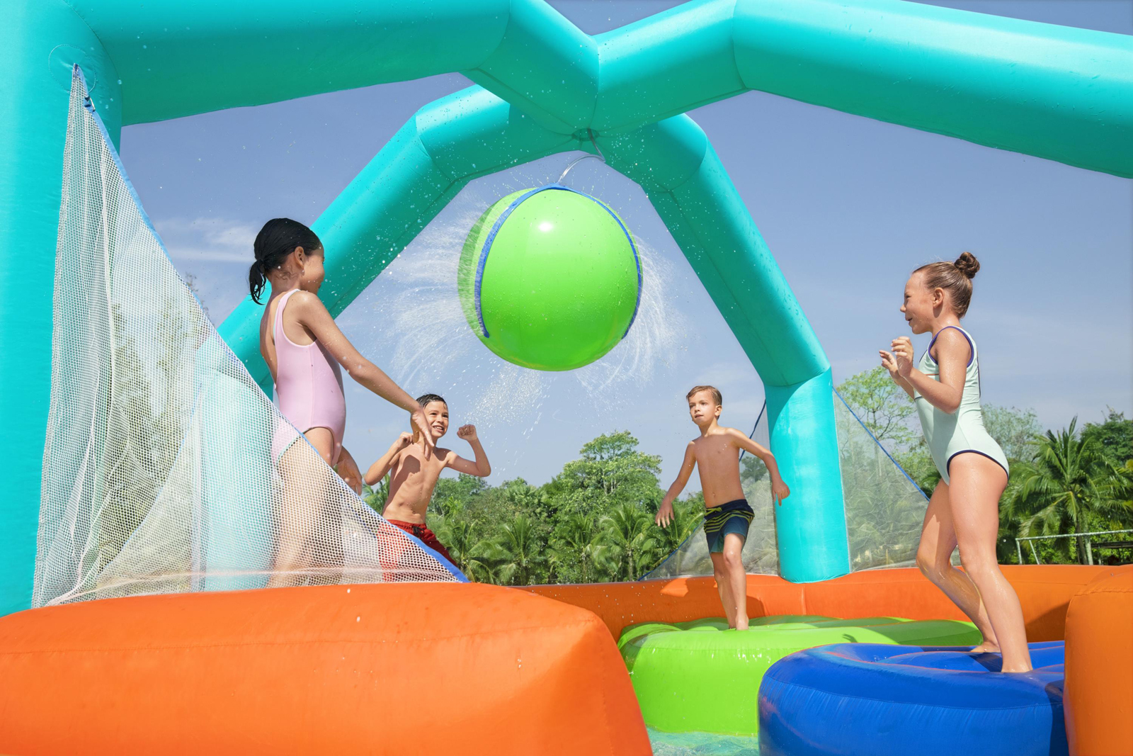 H2OGO! Wasserpark Dodge & Drench mit Dauergebläse 450 x 450 x 268 cm