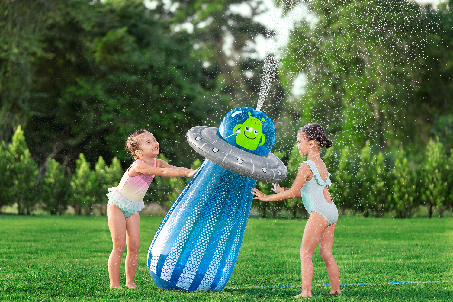 Schlagsack UFO mit Wassersprinkler Ø 61 x 119 cm