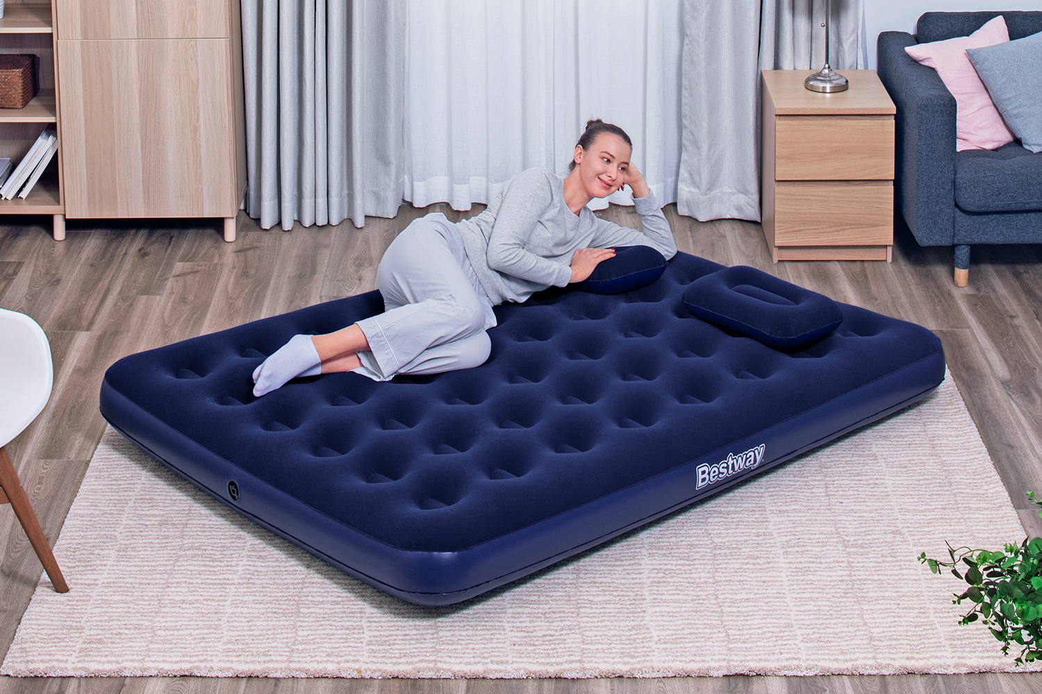 Doppelluftbett  mit externer Handpumpe 203 x 152 x 22 cm