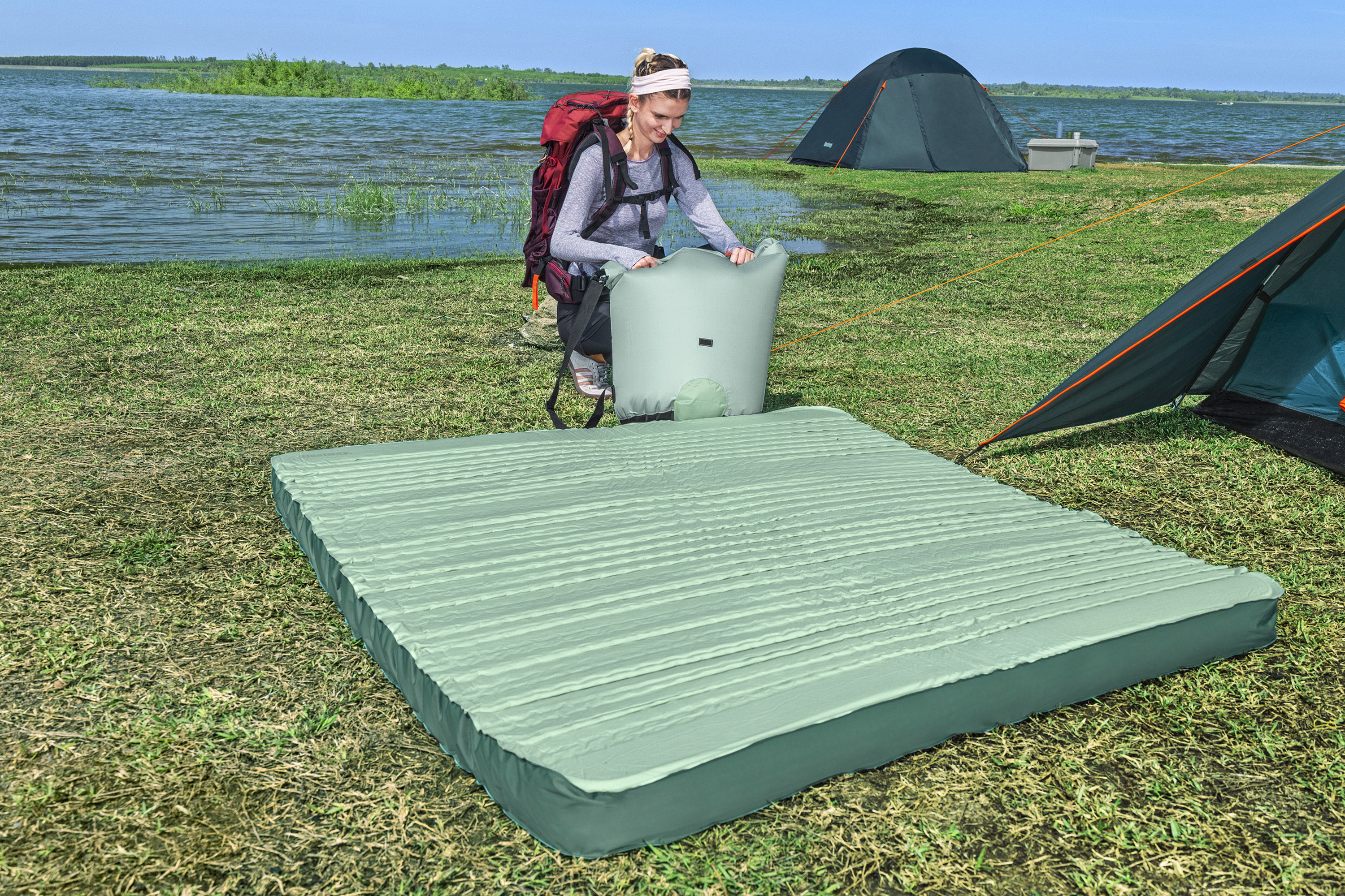 Selbstaufblasende Doppel Isomatte ComfortTrek™ 202,5 x 153 x 11 cm