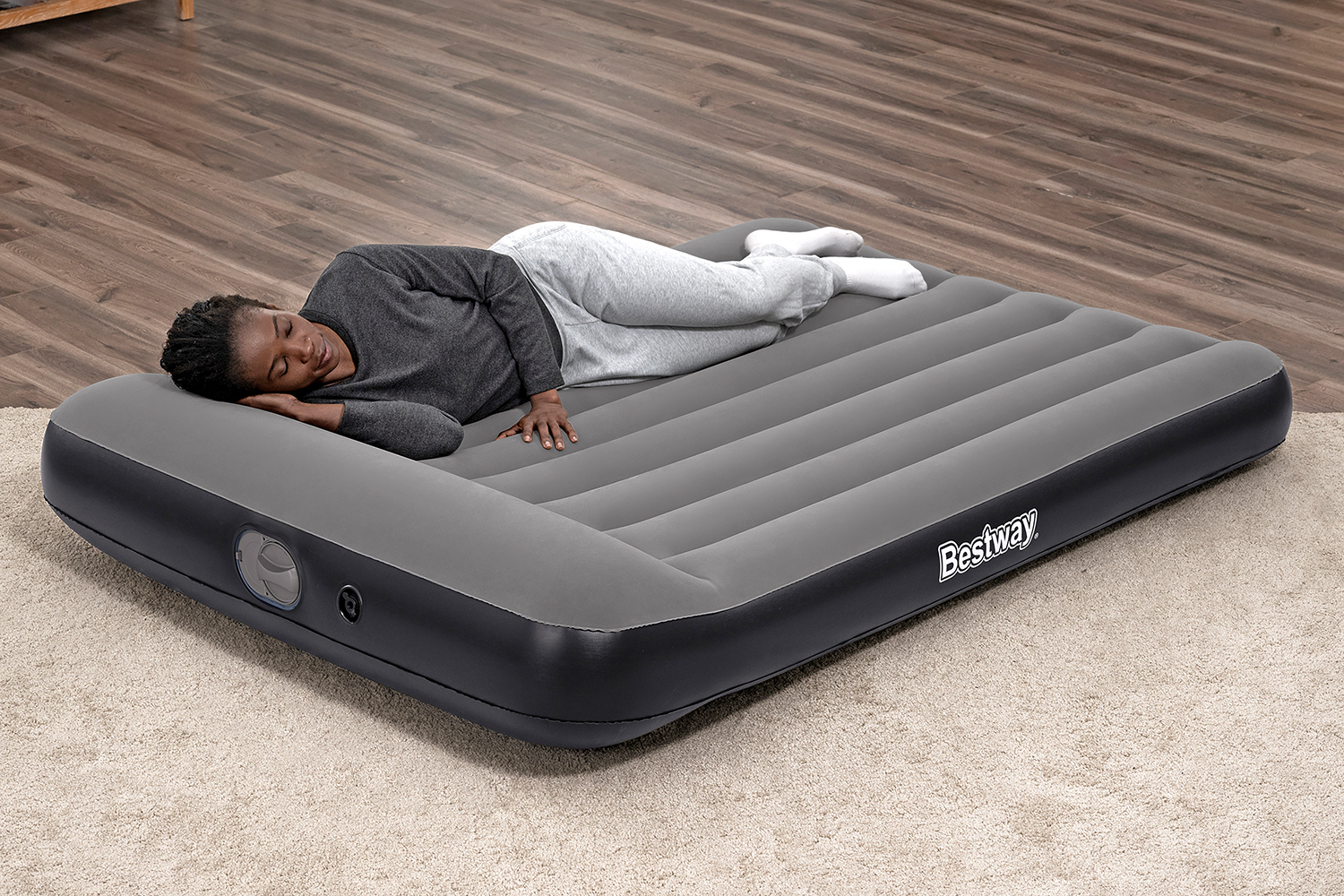 TriTech® Doppelluftbett mit USB-Elektropumpe 191 x 137 x 30 cm TriTech® Doppelluftbett mit USB-Elektropumpe 191 x 137 x 30 cm