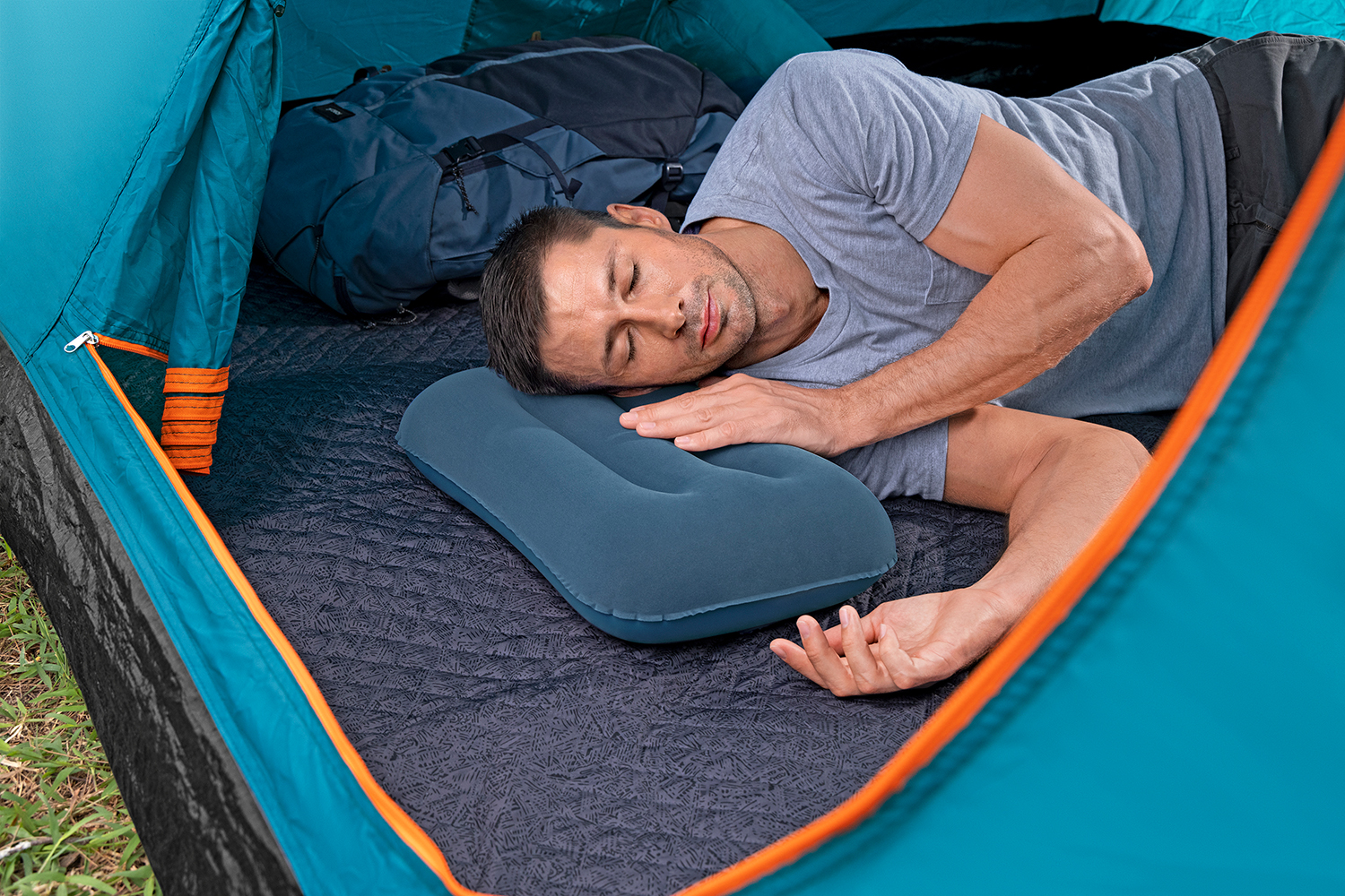 Aufblasbares Camping-Kissen 42 x 26 x 10 cm, sortiert Aufblasbares Camping-Kissen 42 x 26 x 10 cm, sortiert