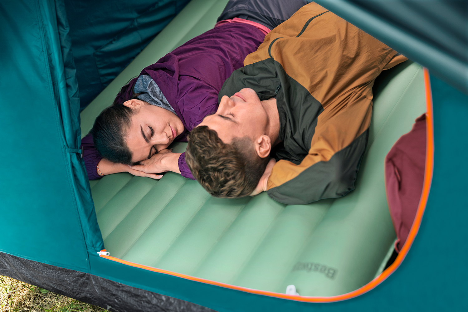 Aufblasbare Doppel-Isomatte AdventuRest™ 203 x 142 x 15 cm