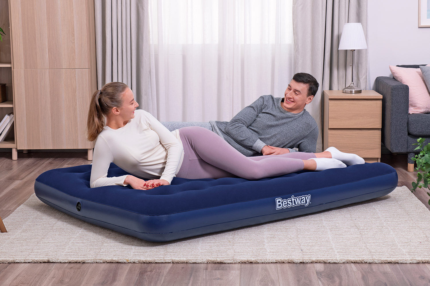 Luftbett mit externer Luftpumpe 191 x 137 x 22 cm