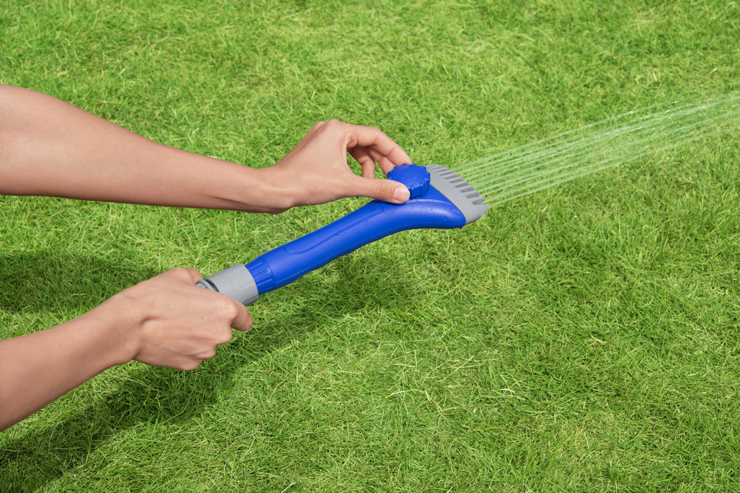 Flowclear™ Reinigungsaufsatz AquaLite™ für Filterkartuschen 29,5 x 9 x 6 cm