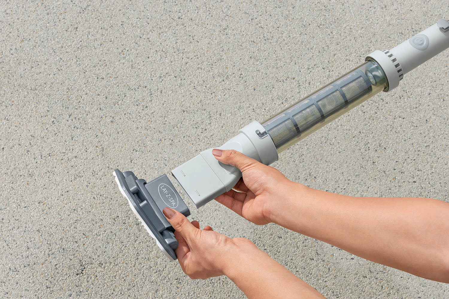 LAY-Z-SPA® Xtras akkubetriebener Pool- und Whirlpoolsauger 150 x 16,8 x 9,6 cm LAY-Z-SPA® Xtras akkubetriebener Pool- und Whirlpoolsauger 150 x 16,8 x 9,6 cm