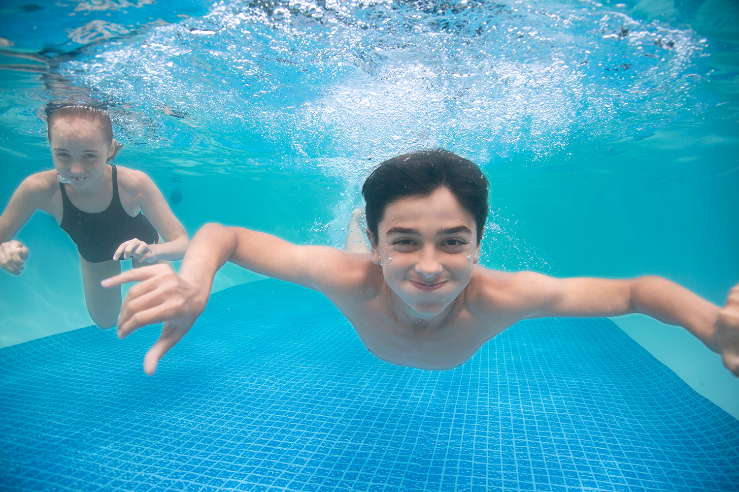 Power Steel™ Frame Pool Komplett-Set mit Filterpumpe 732 x 366 x 122 cm , Holz-Optik (Mooreiche), oval