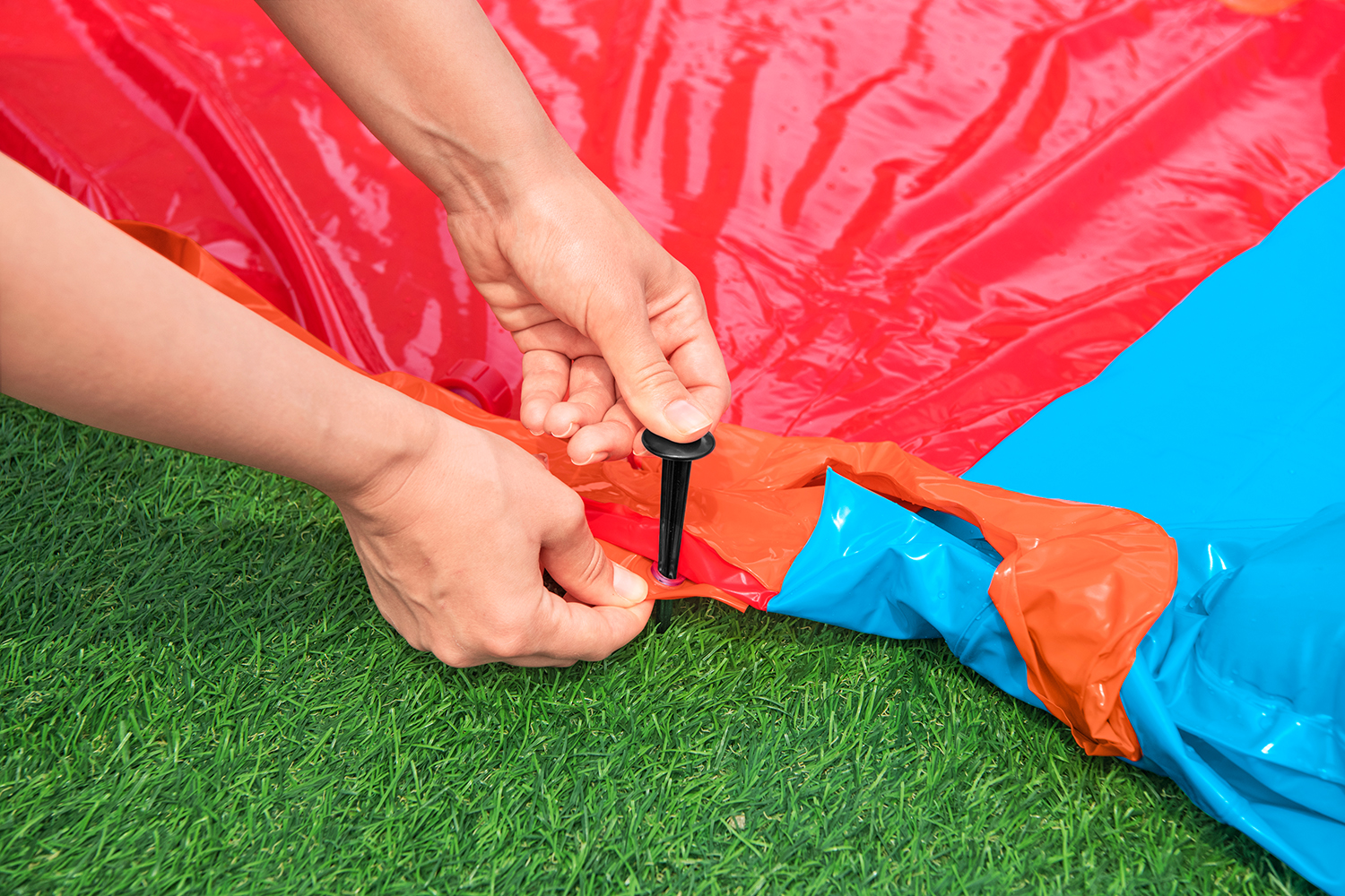 H2OGO!® 3-Personen-Wasserrutsche Tsunami Splash Ramp™ 472 x 207,5 x 30,5 cm H2OGO!® 3-Personen-Wasserrutsche Tsunami Splash Ramp™ 472 x 207,5 x 30,5 cm