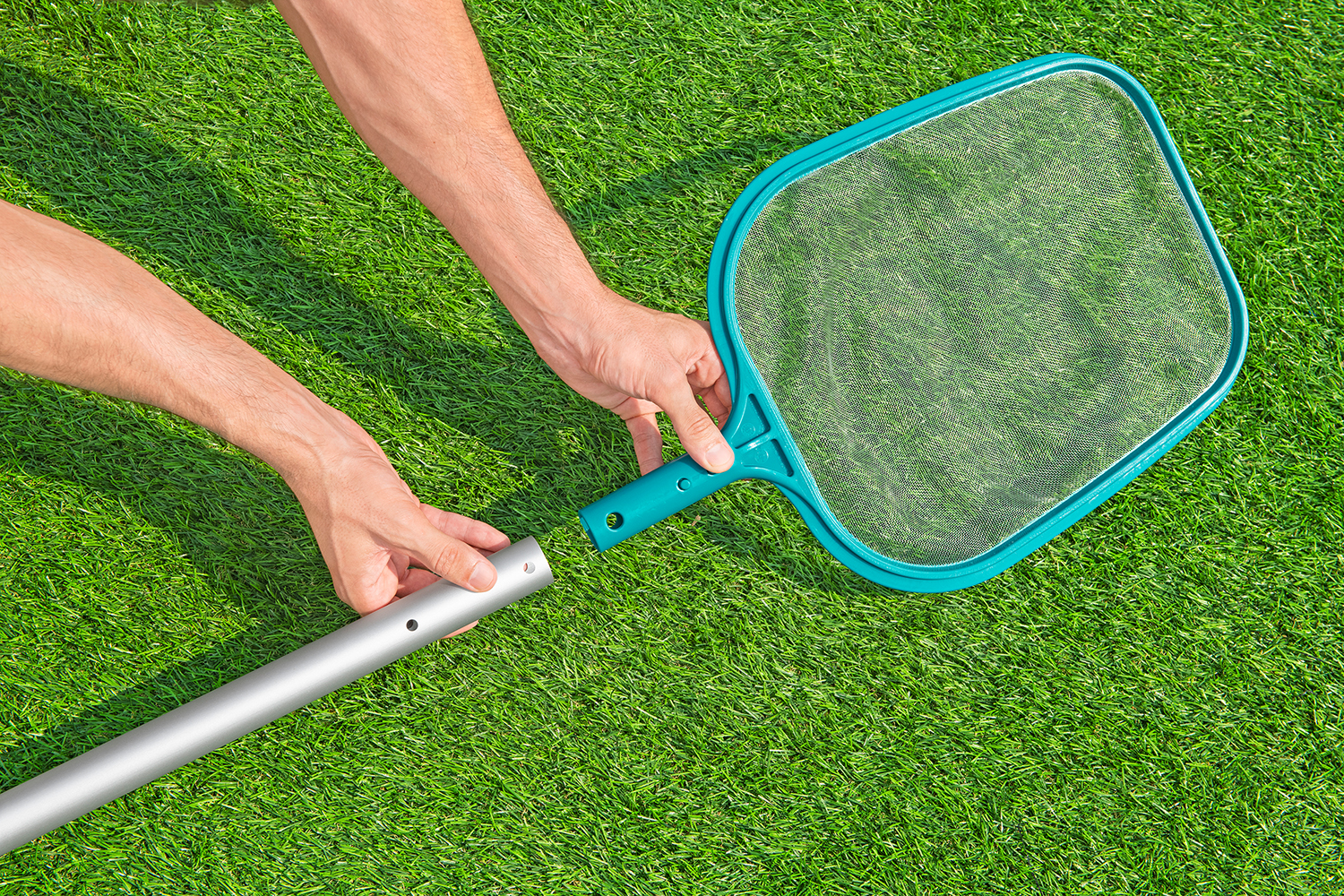 Poolkescher AquaScoop™ für Teleskopstange, 44 x 30 cm Poolkescher AquaScoop™ für Teleskopstange, 44 x 30 cm