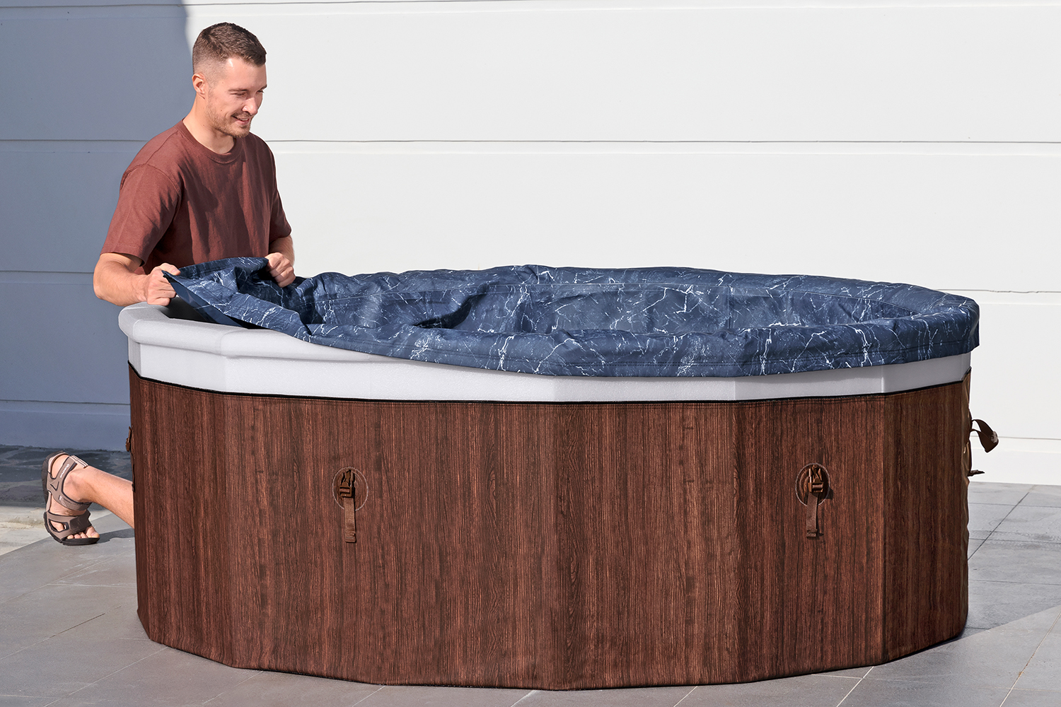 LAY-Z-SPA® Energiespar-Whirlpool Toronto AirJet™ mit Schaumstoffpaneelen & App-Steuerung, für 7 Personen Ø 190 x 70 cm