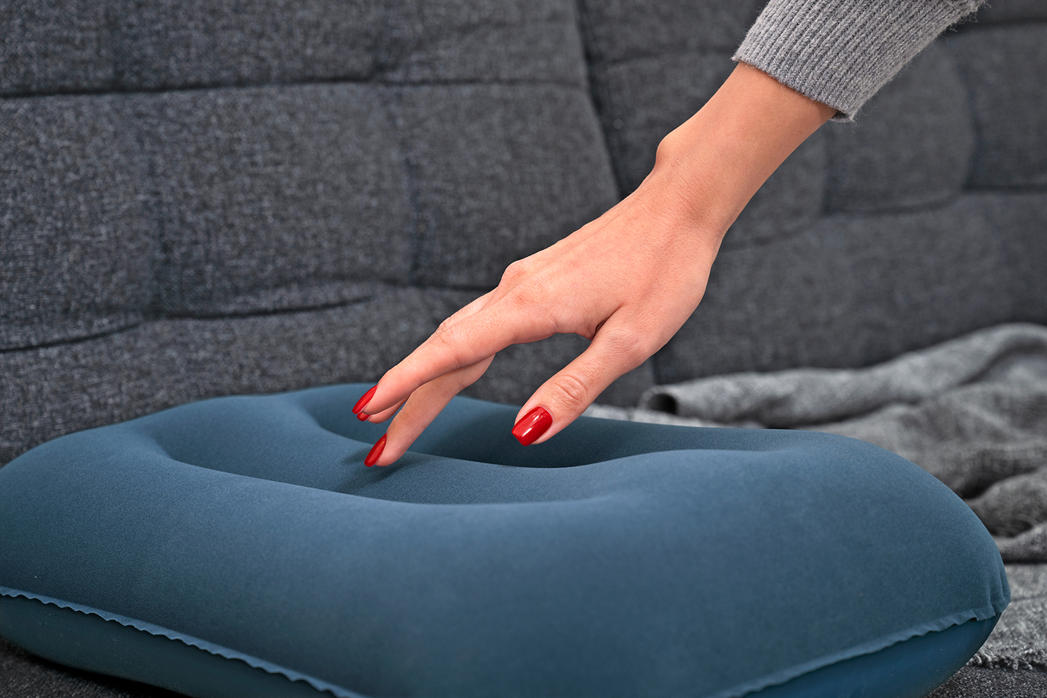 Aufblasbares Camping-Kissen 42 x 26 x 10 cm, sortiert Aufblasbares Camping-Kissen 42 x 26 x 10 cm, sortiert