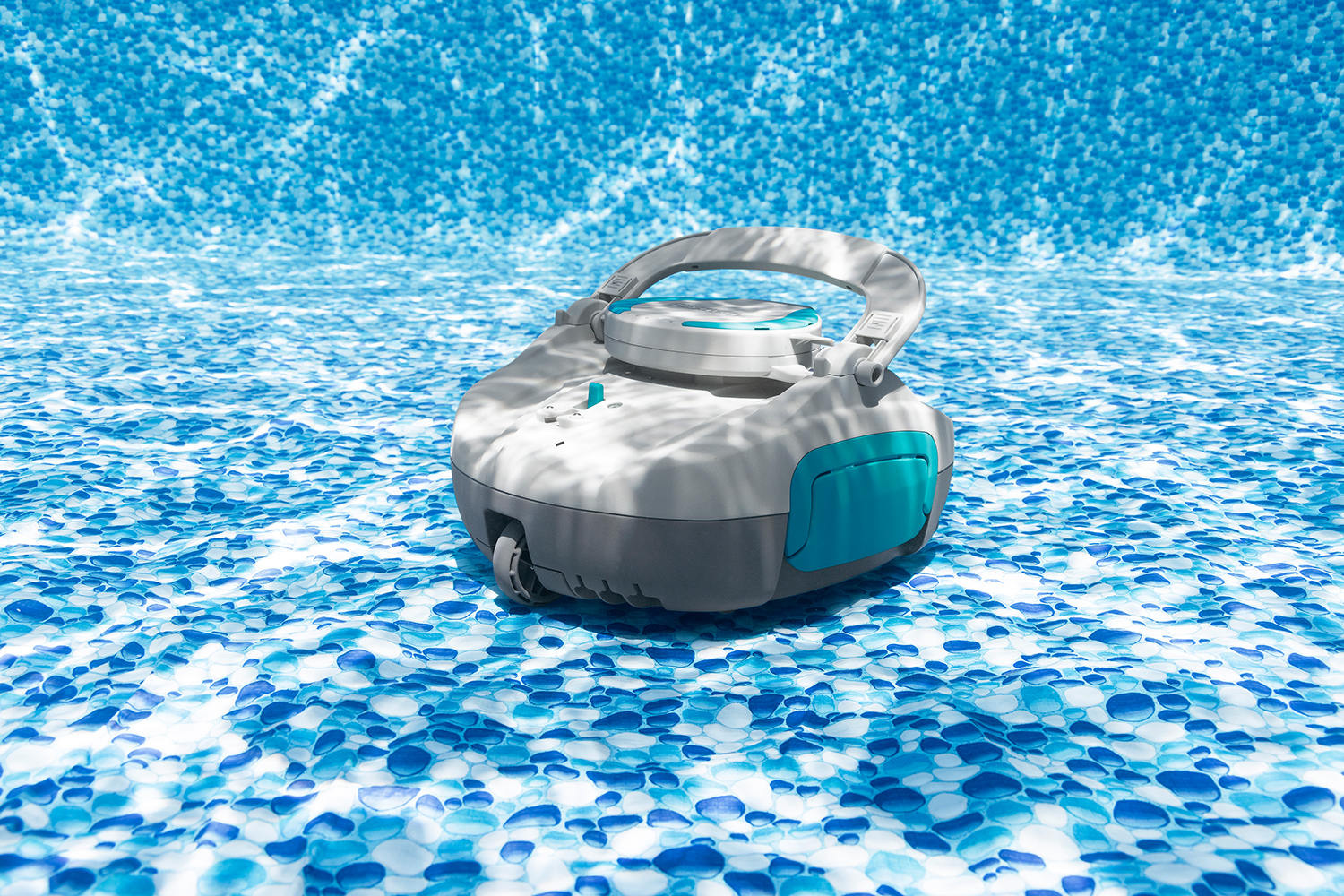 Autonomer, akkubetriebener Poolroboter AquaTronix™ G100 Autonomer, akkubetriebener Poolroboter AquaTronix™ G100