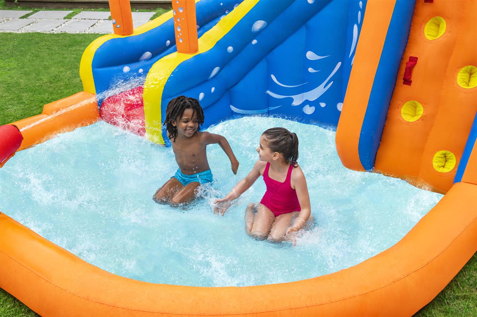 H2OGO!™ 12' x 10'6" x 8'10"/3.65m x 3.20m x 2.70m Turbo Splash Water Zone_Mega Water Park