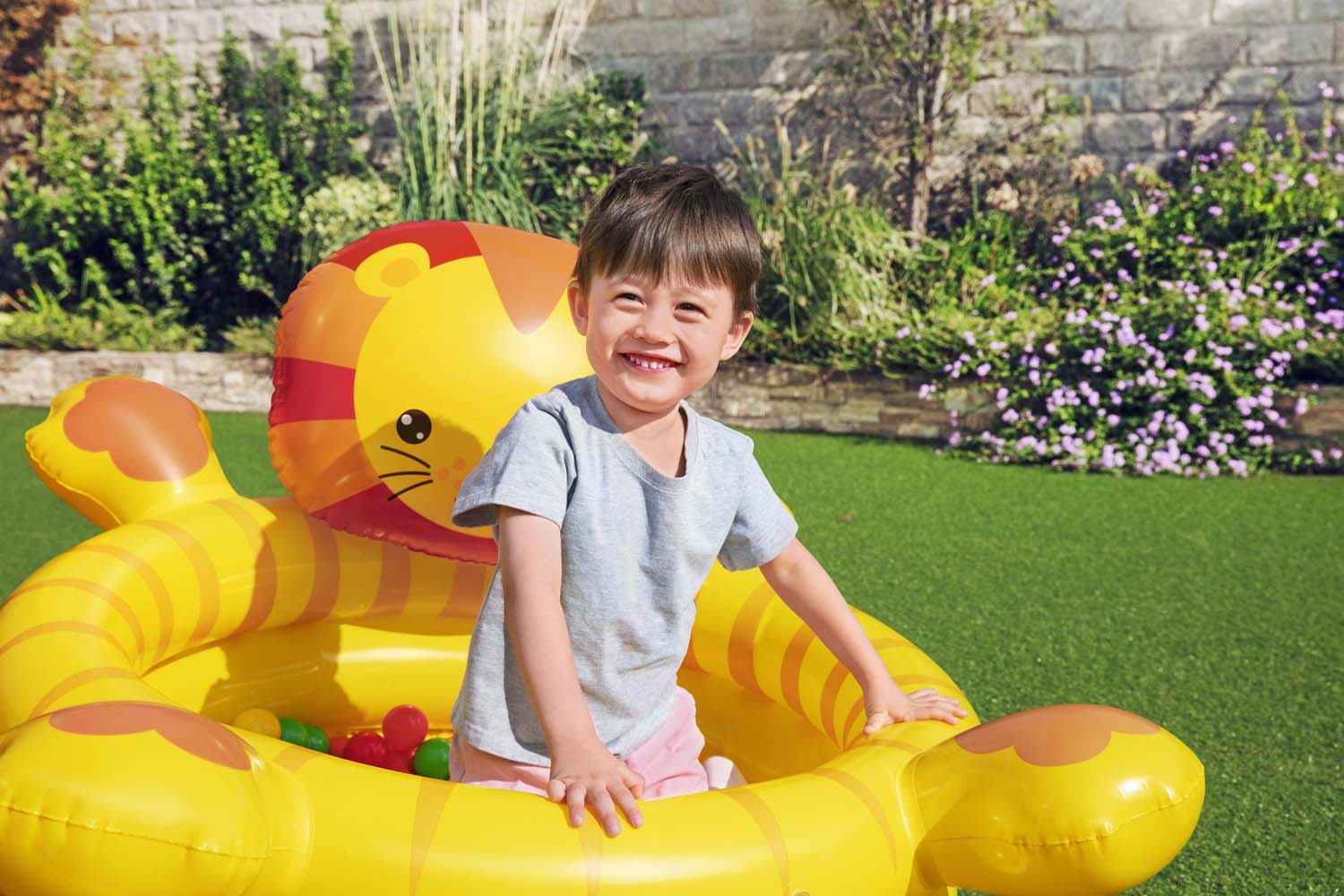 Cuddly Cup™ Bällebad 111 x 98 x 61,5 cm Cuddly Cup™ Bällebad 111 x 98 x 61,5 cm