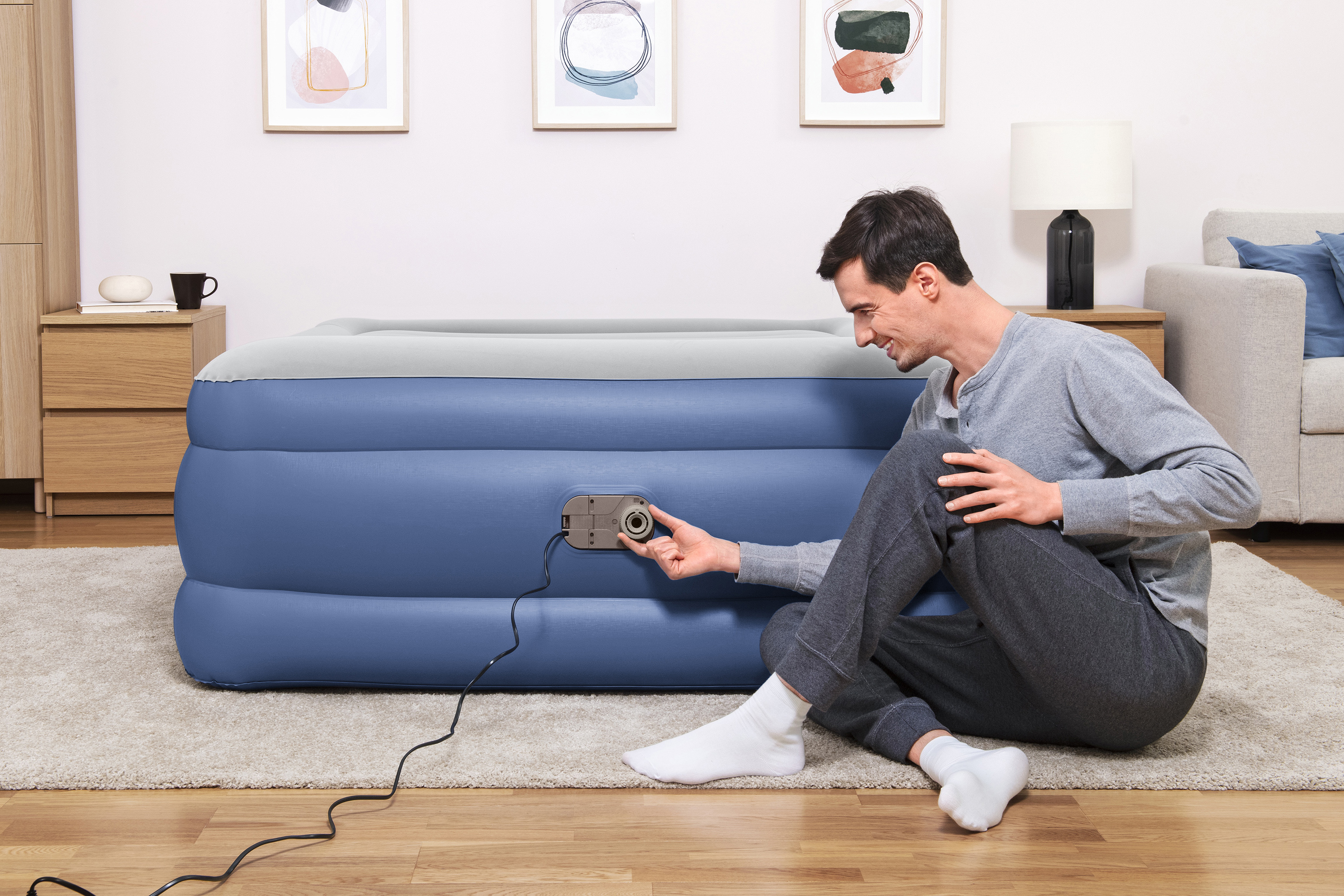 TriTech® Doppelluftbett mit integrierter Elektropumpe 203 x 152 x 61 cm TriTech® Doppelluftbett mit integrierter Elektropumpe 203 x 152 x 61 cm