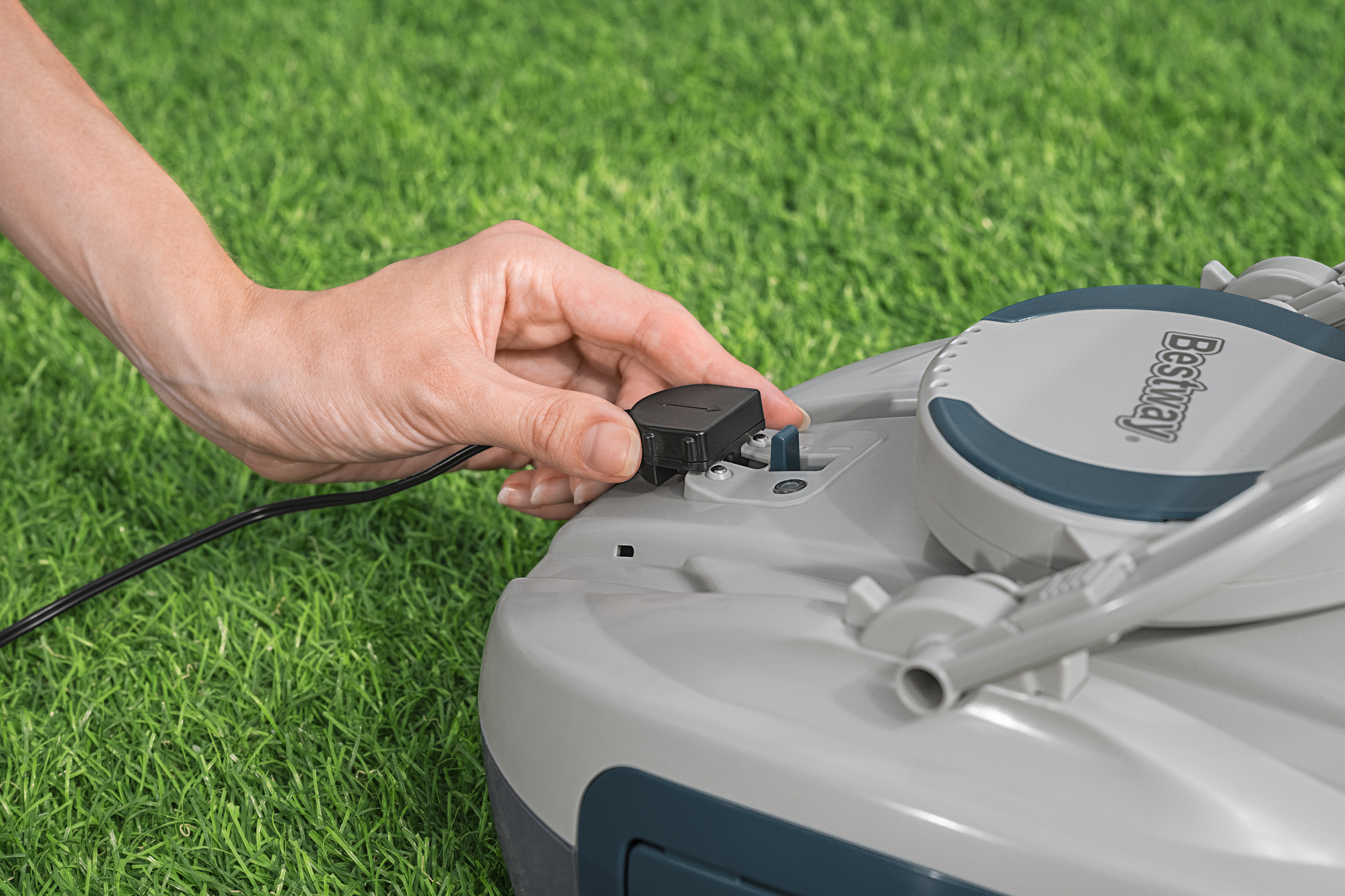 Autonomer, akkubetriebener Poolroboter AquaTronix™ G150
