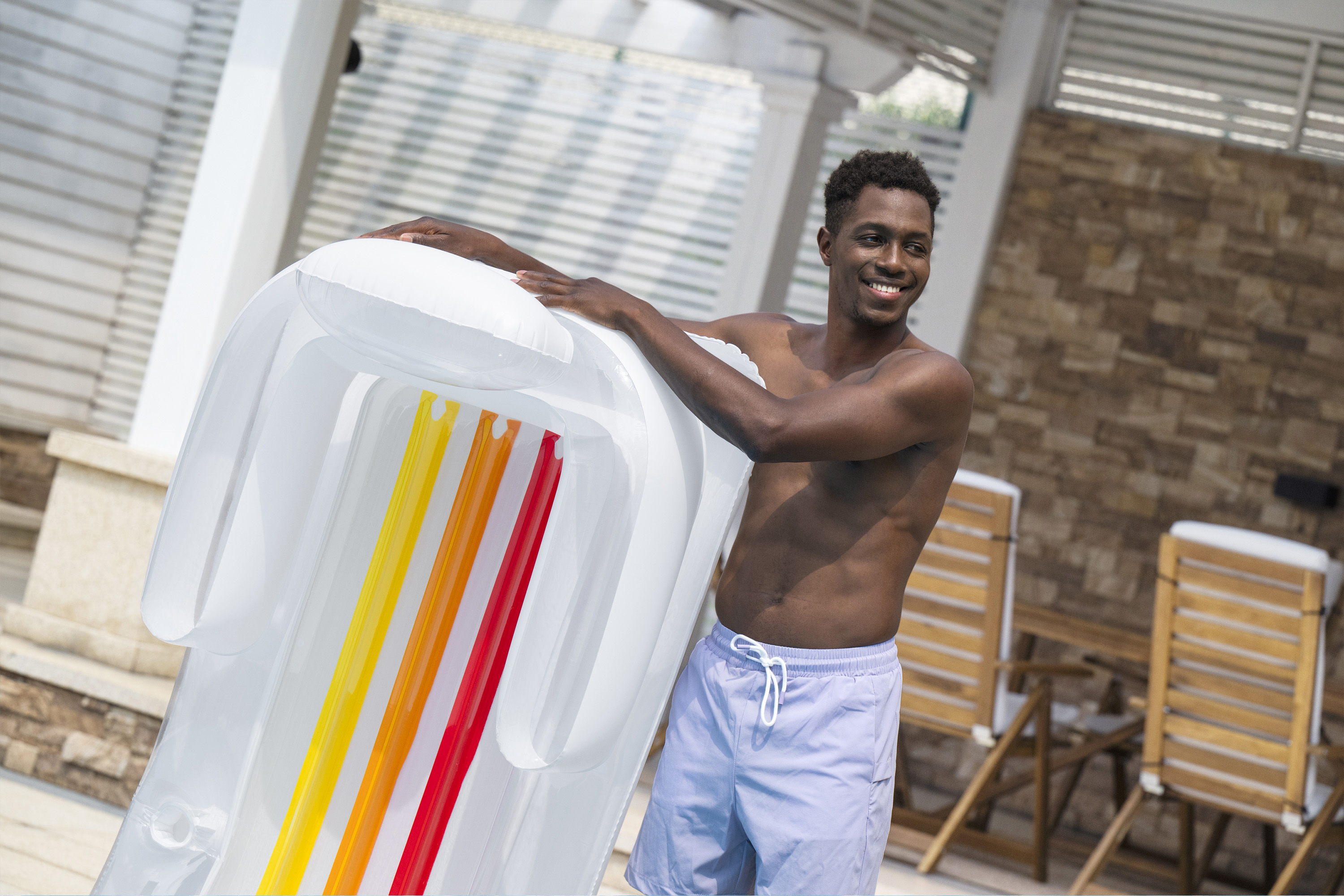 Luftliege Sommerfarben mit Rückenlehne 150 x 77 x 50 cm, sortiert