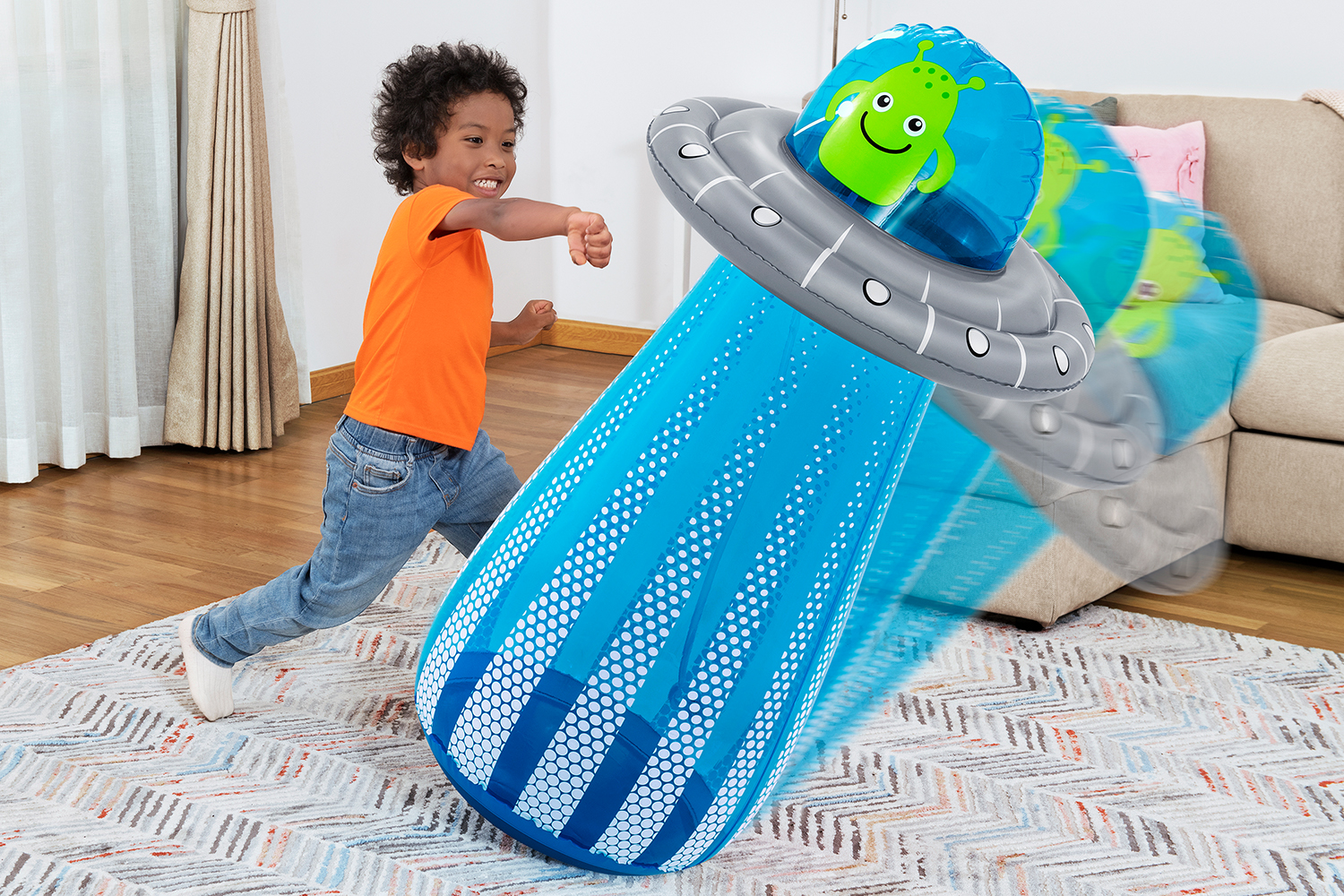 Schlagsack UFO mit Wassersprinkler Ø 61 x 119 cm Schlagsack UFO mit Wassersprinkler Ø 61 x 119 cm