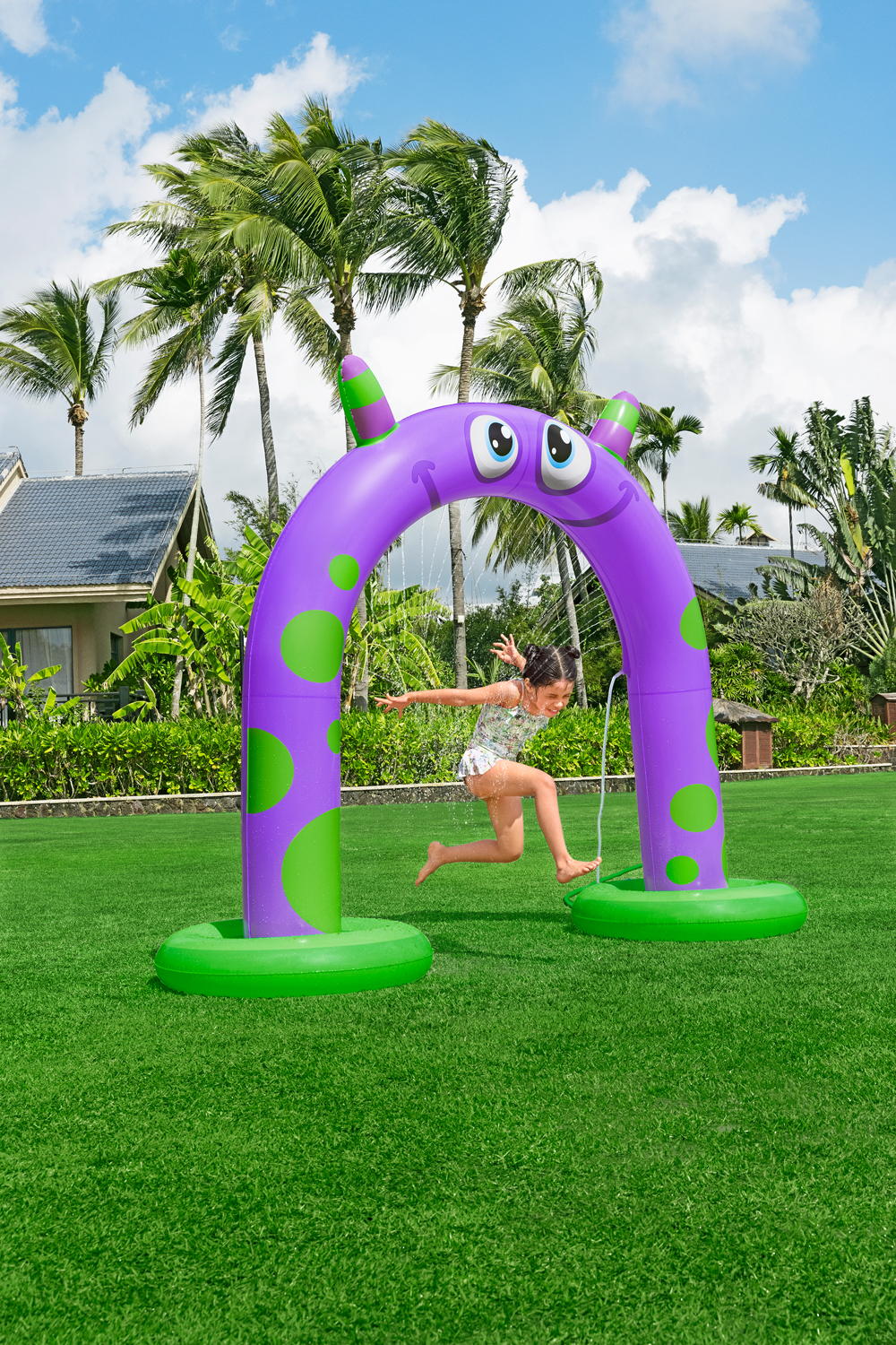 Jumbo Wassersprinkler Friendly Monster™ 244 x 84 x 198 cm