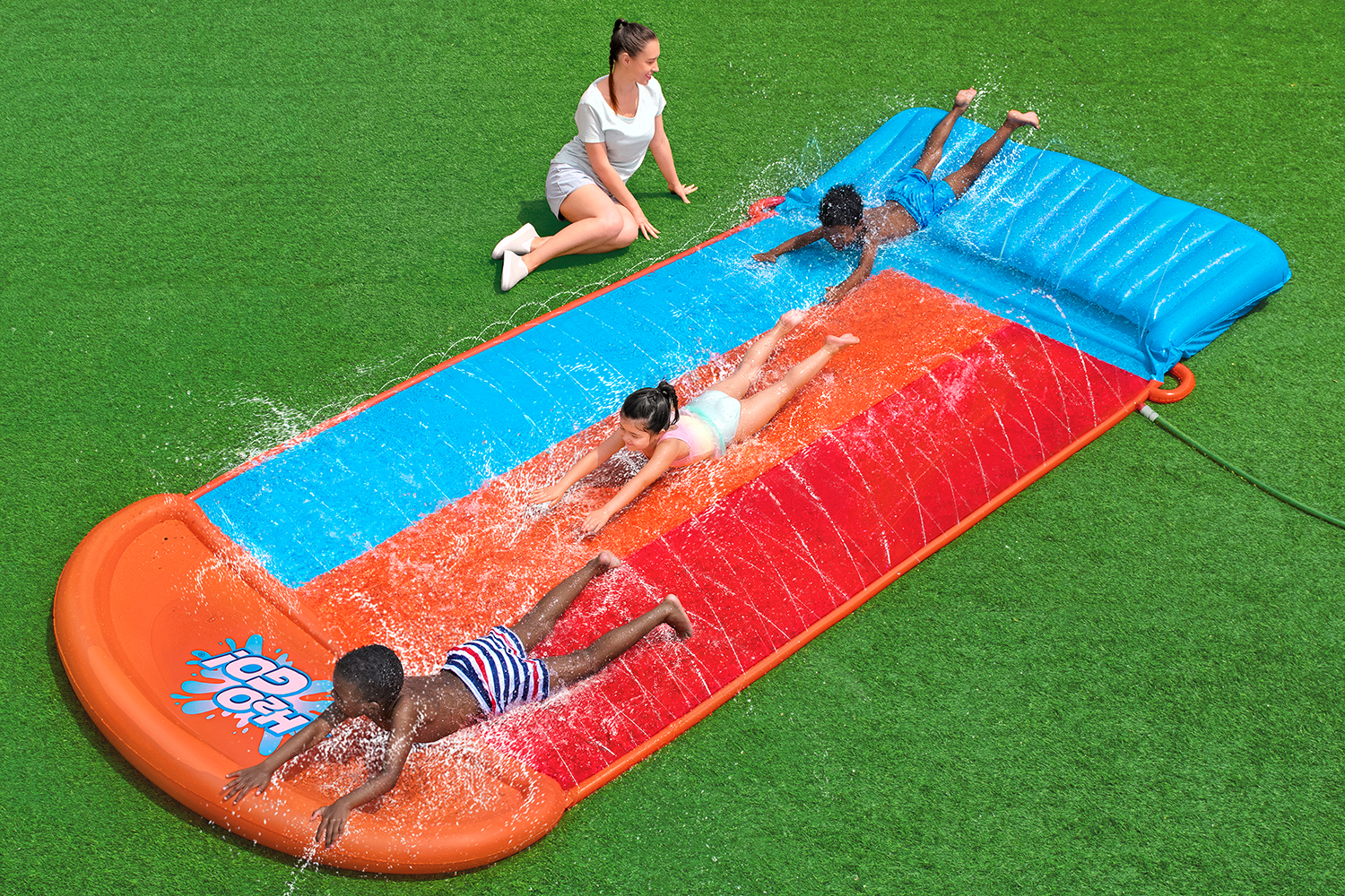 H2OGO!® 3-Personen-Wasserrutsche Tsunami Splash Ramp™ 472 x 207,5 x 30,5 cm H2OGO!® 3-Personen-Wasserrutsche Tsunami Splash Ramp™ 472 x 207,5 x 30,5 cm