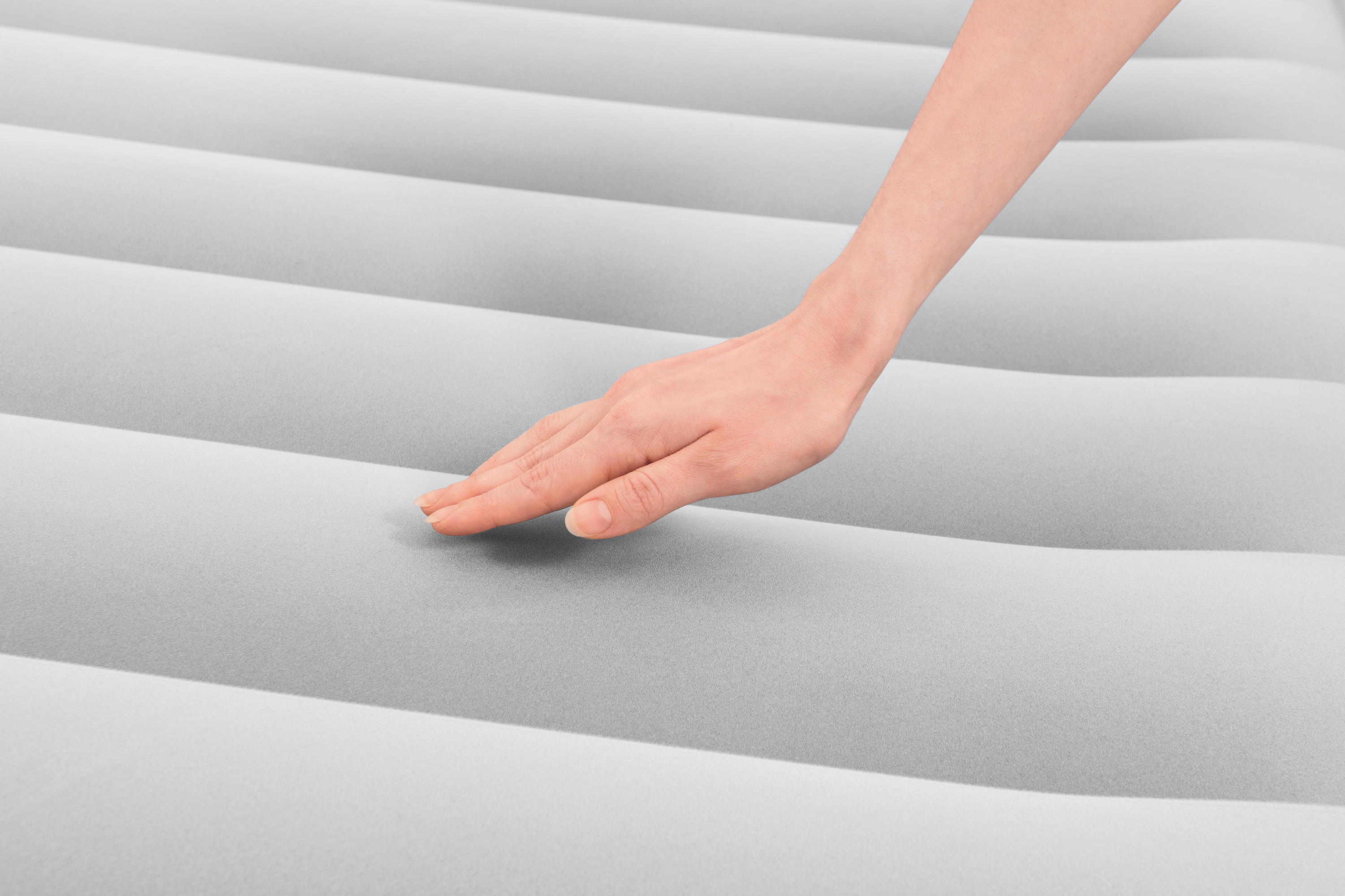 TriTech® Doppelluftbett mit integrierter Elektropumpe 203 x 152 x 61 cm TriTech® Doppelluftbett mit integrierter Elektropumpe 203 x 152 x 61 cm