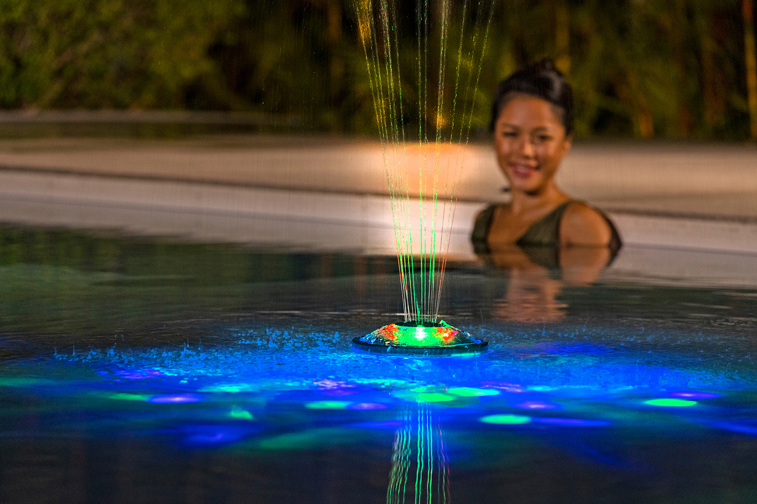 akkubetriebene LED-Wasserfontäne Ø 18,9 x 9,3 cm