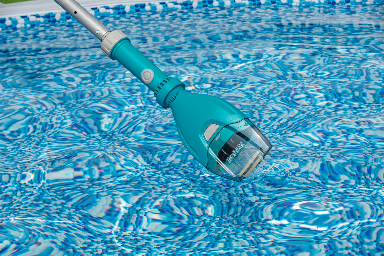 batteriebetriebener Poolsauger AquaTech™ 150 cm