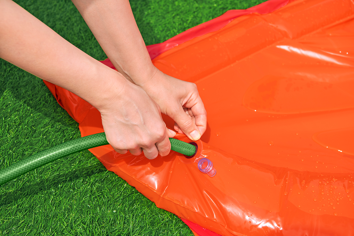 H2OGO!® 3-Personen-Wasserrutsche Tsunami Splash Ramp™ 472 x 207,5 x 30,5 cm H2OGO!® 3-Personen-Wasserrutsche Tsunami Splash Ramp™ 472 x 207,5 x 30,5 cm