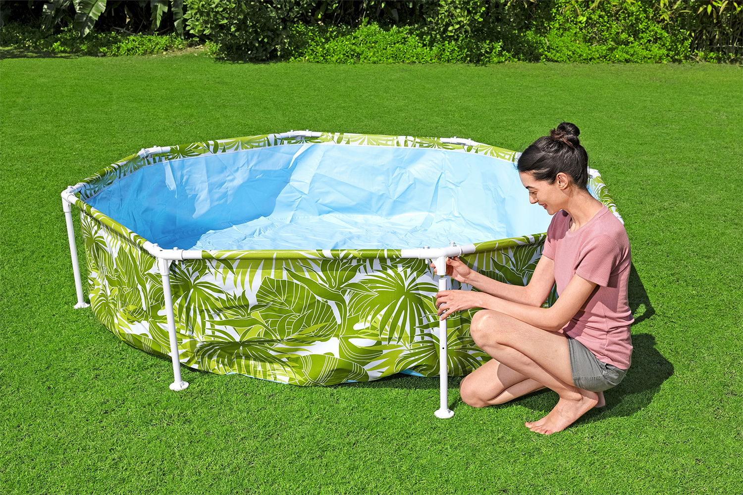 Steel Pro™ Frame Pool mit Sonnenschutzdach "Splash-in-Shade" ohne Pumpe Ø 244 x 51 cm, grünes Blätter-Design, rund 