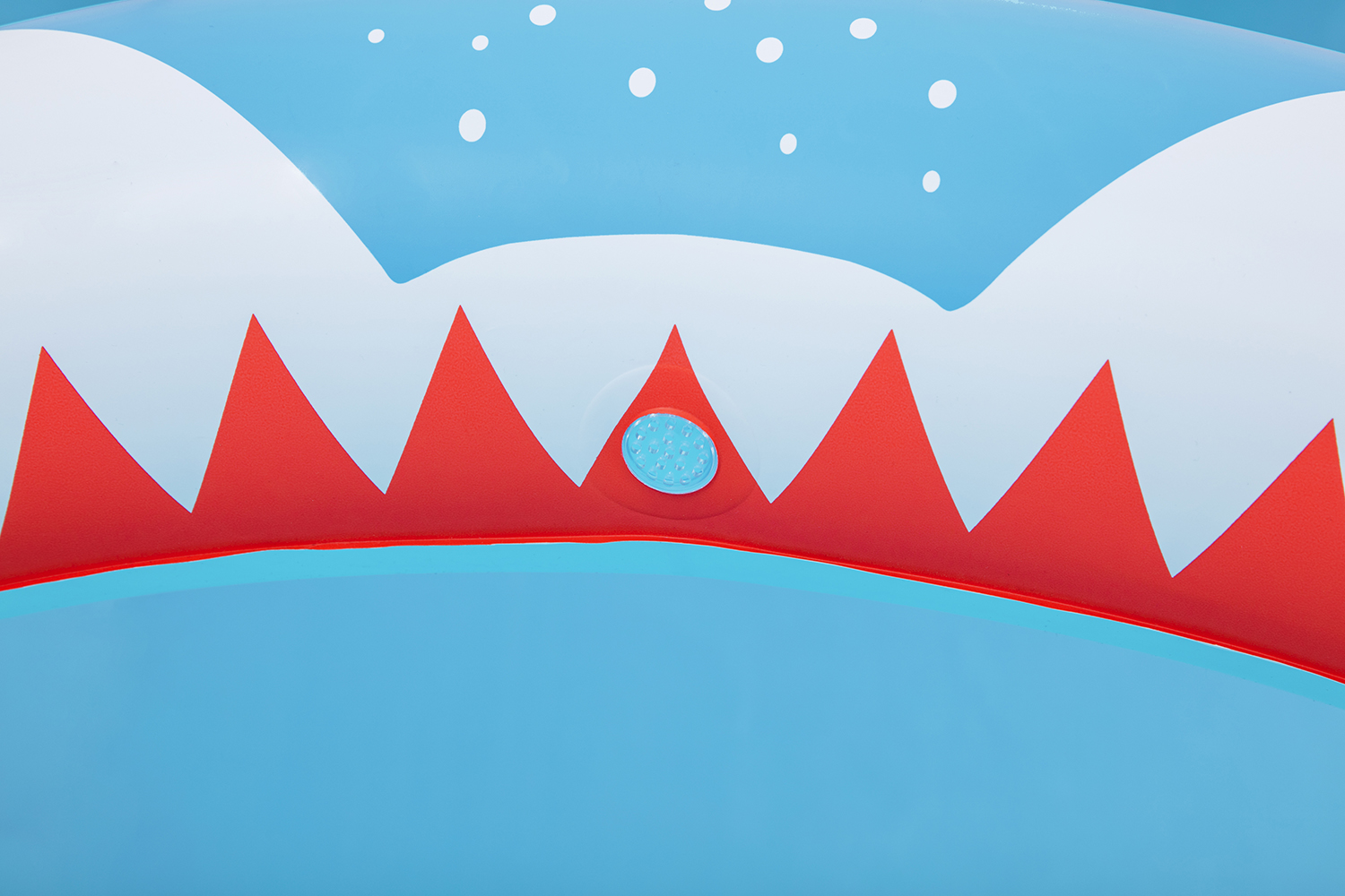 Planschbecken Sharktastic™ mit Wassersprinkler 163 x 127 x 92 cm Planschbecken Sharktastic™ mit Wassersprinkler 163 x 127 x 92 cm