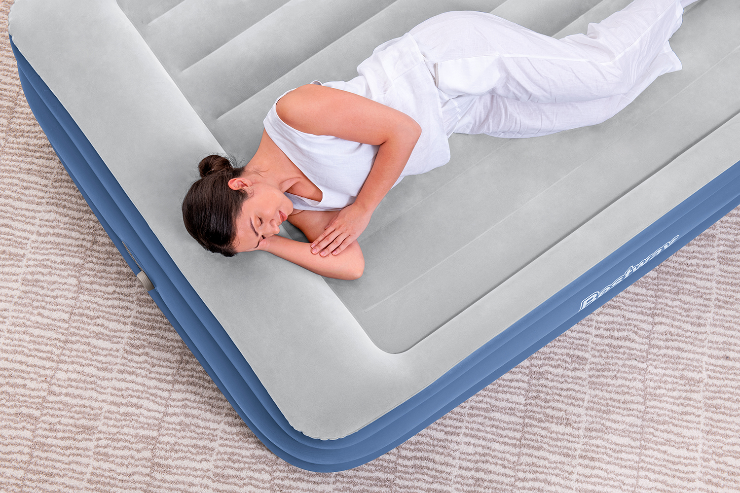 TriTech™ Doppelluftbett mit integrierter Elektropumpe 203 x 152 x 56 cm TriTech™ Doppelluftbett mit integrierter Elektropumpe 203 x 152 x 56 cm