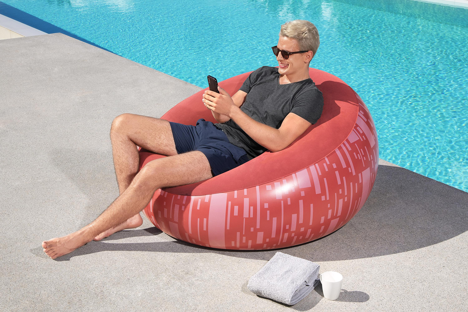 Bestway® Inflate-A-Chair™ Luftsessel 112 x 112 x 66 cm, sortiert