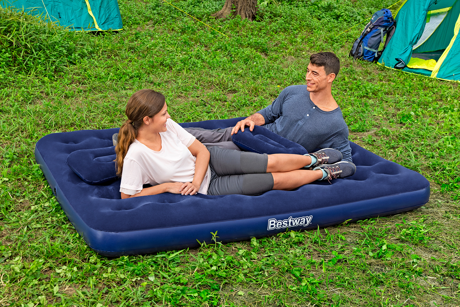 Doppelluftbett  mit externer Handpumpe 203 x 152 x 22 cm
