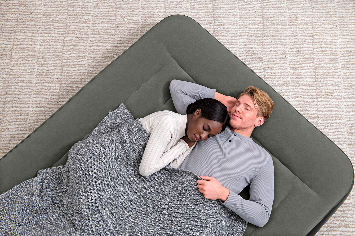 TriTech® Doppelluftbett 203 x 152 x 36 cm TriTech® Doppelluftbett 203 x 152 x 36 cm